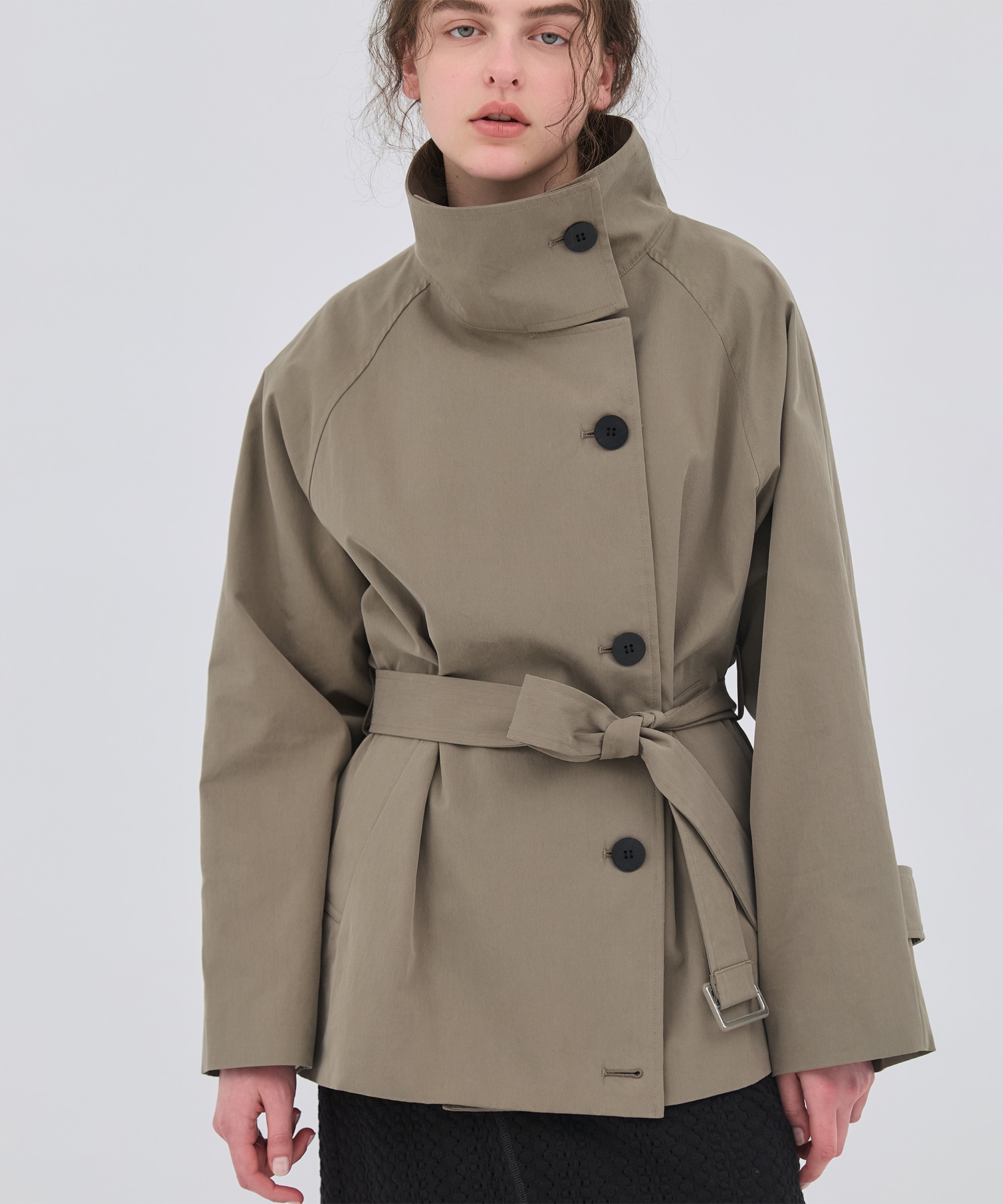 ファンネルネックショートトレンチコート