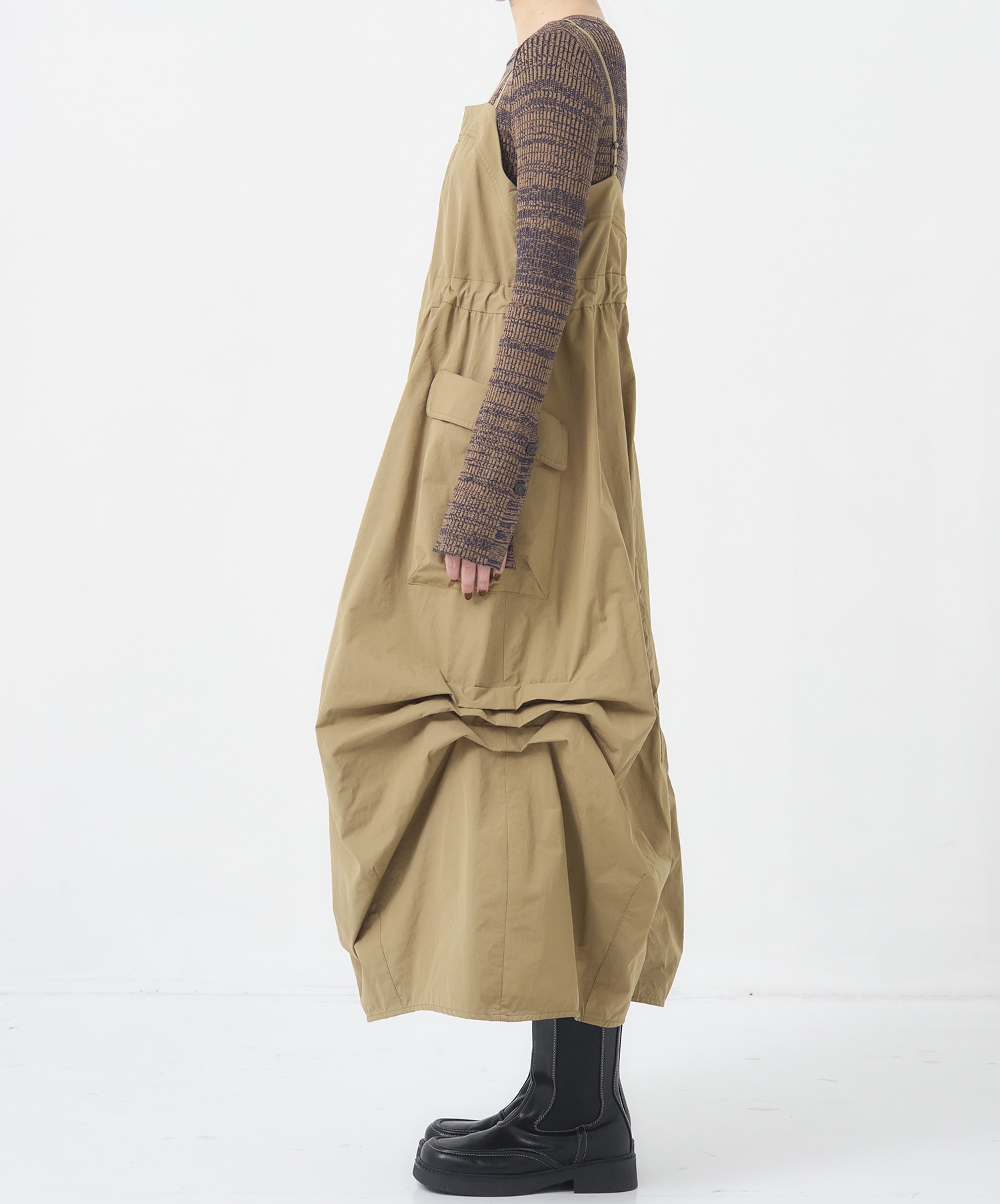 コクーンカーゴジャンパースカート