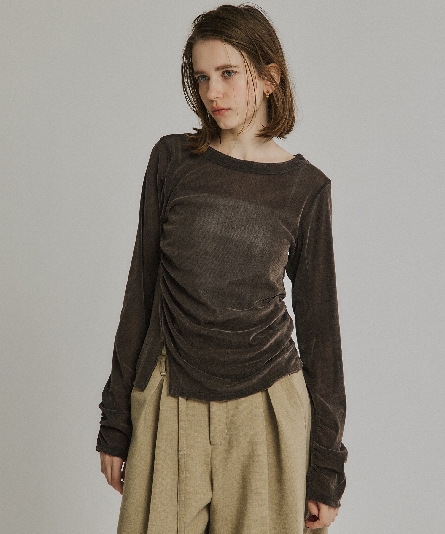 シャーリングベロアチュールスリットTOP