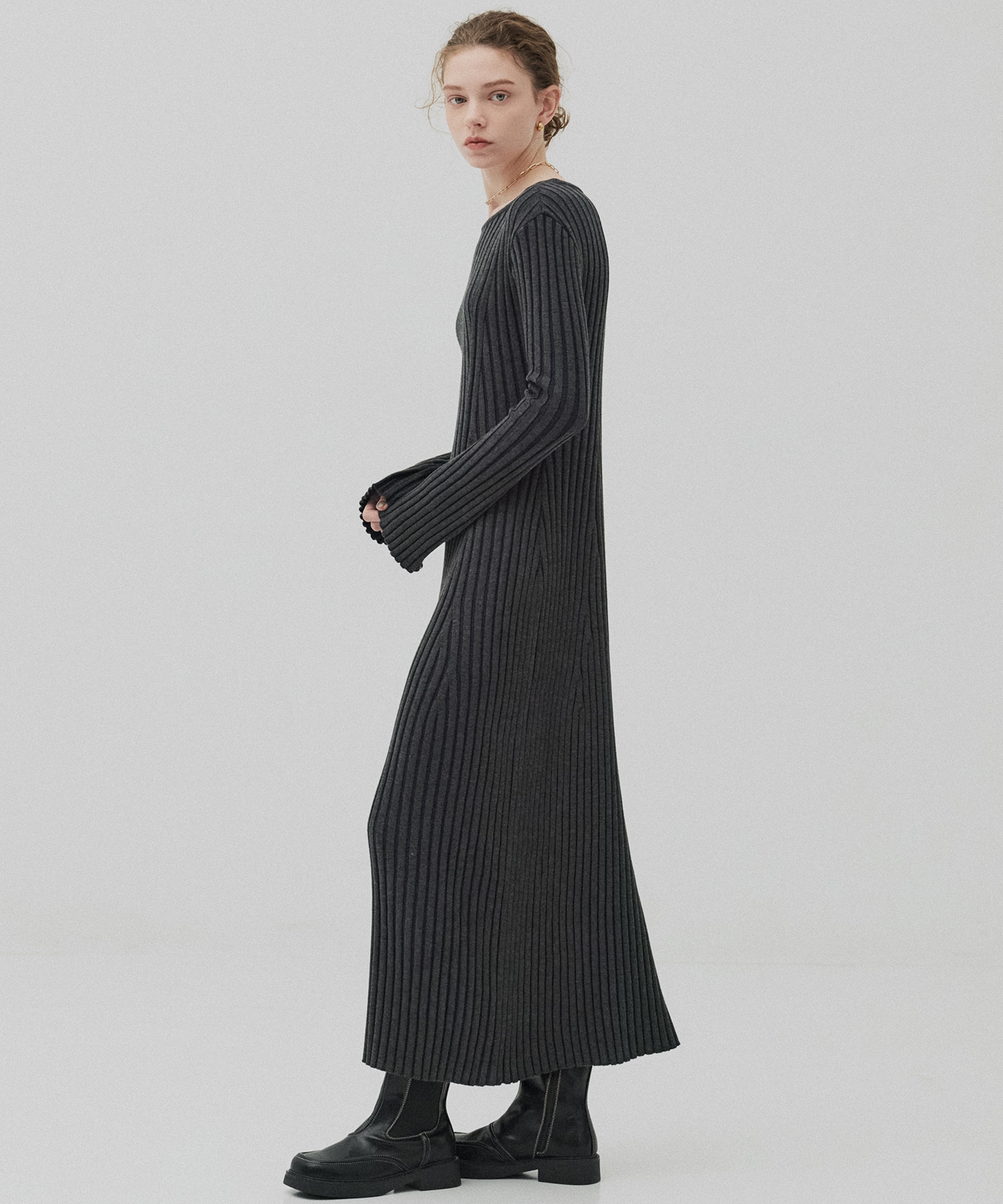 フレアリブニットワンピース