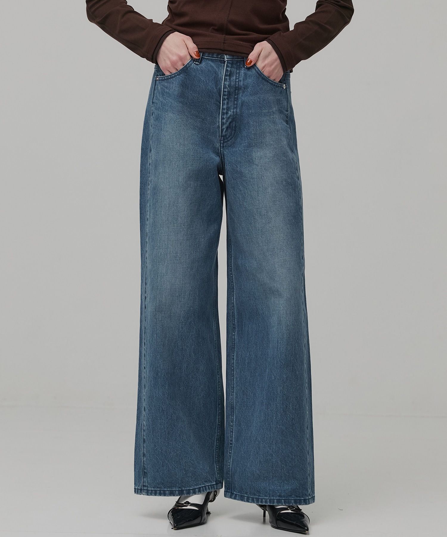 ラインストレートデニム