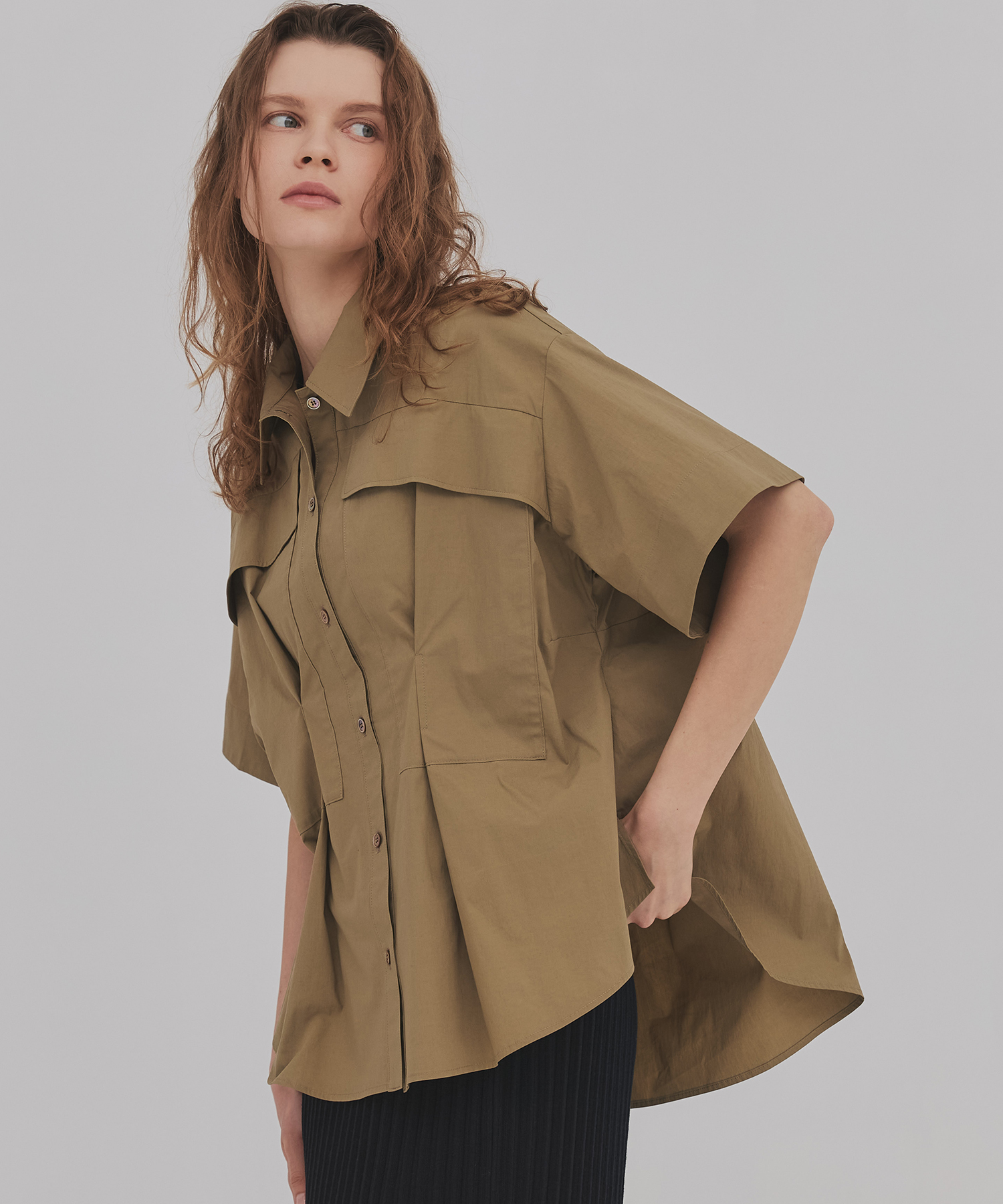 フラップタックハーフスリーブシャツ