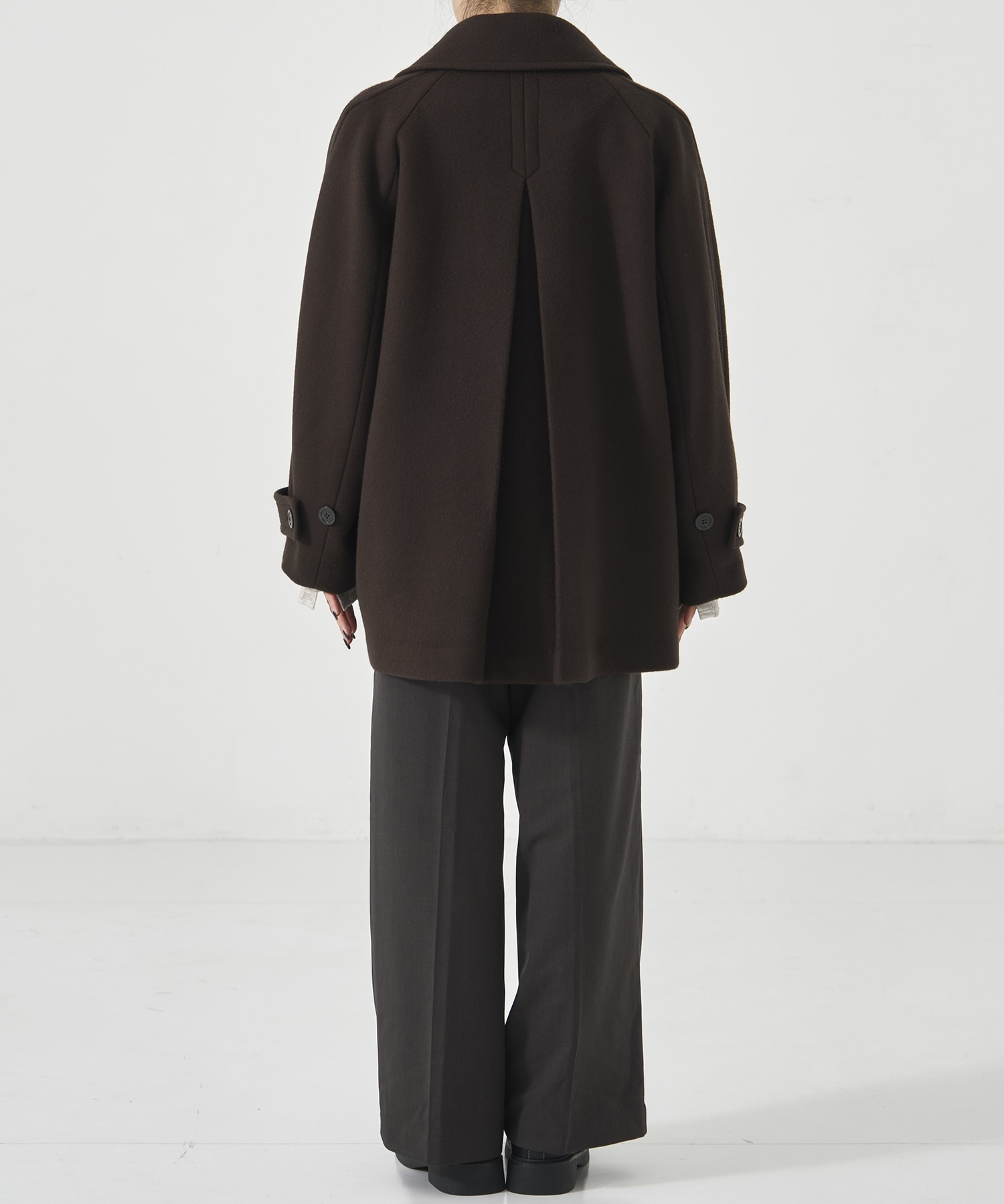 ワイドラペルコート