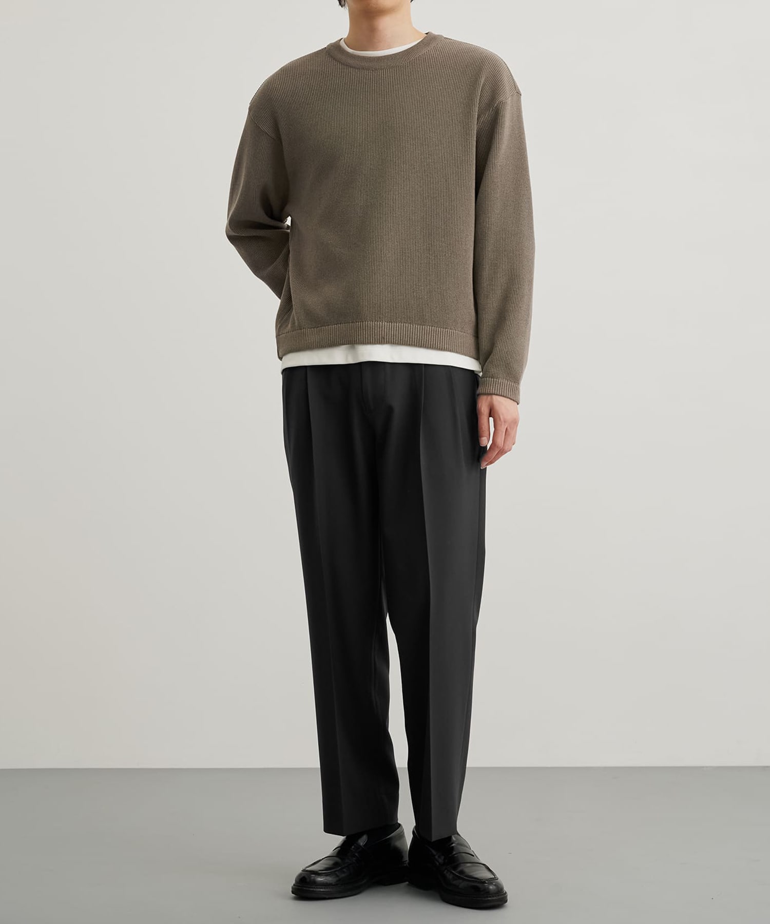 GRトロピカルエバークリーステーパードスラックス(1 DARK GREY