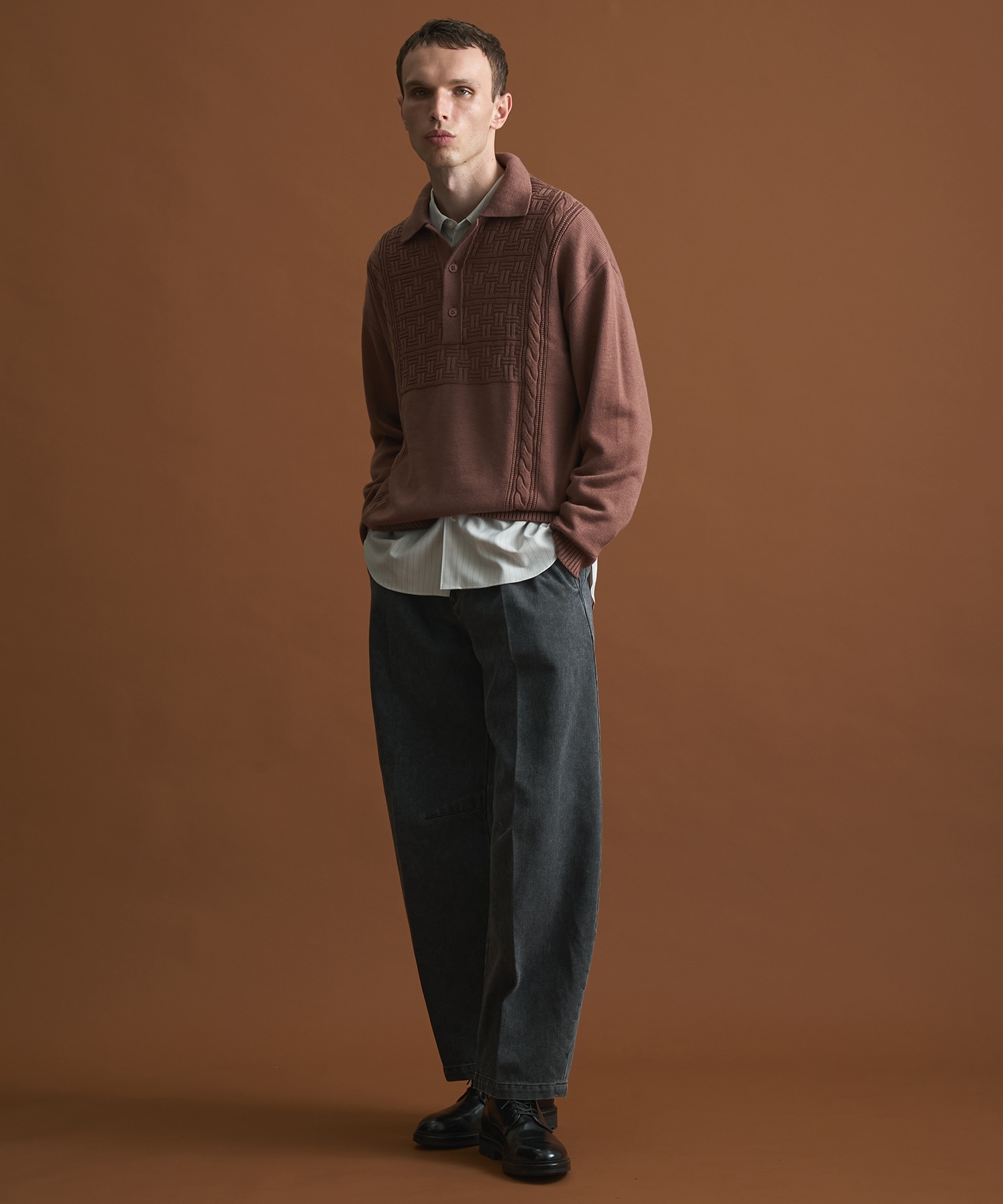 ブザムニットポロ