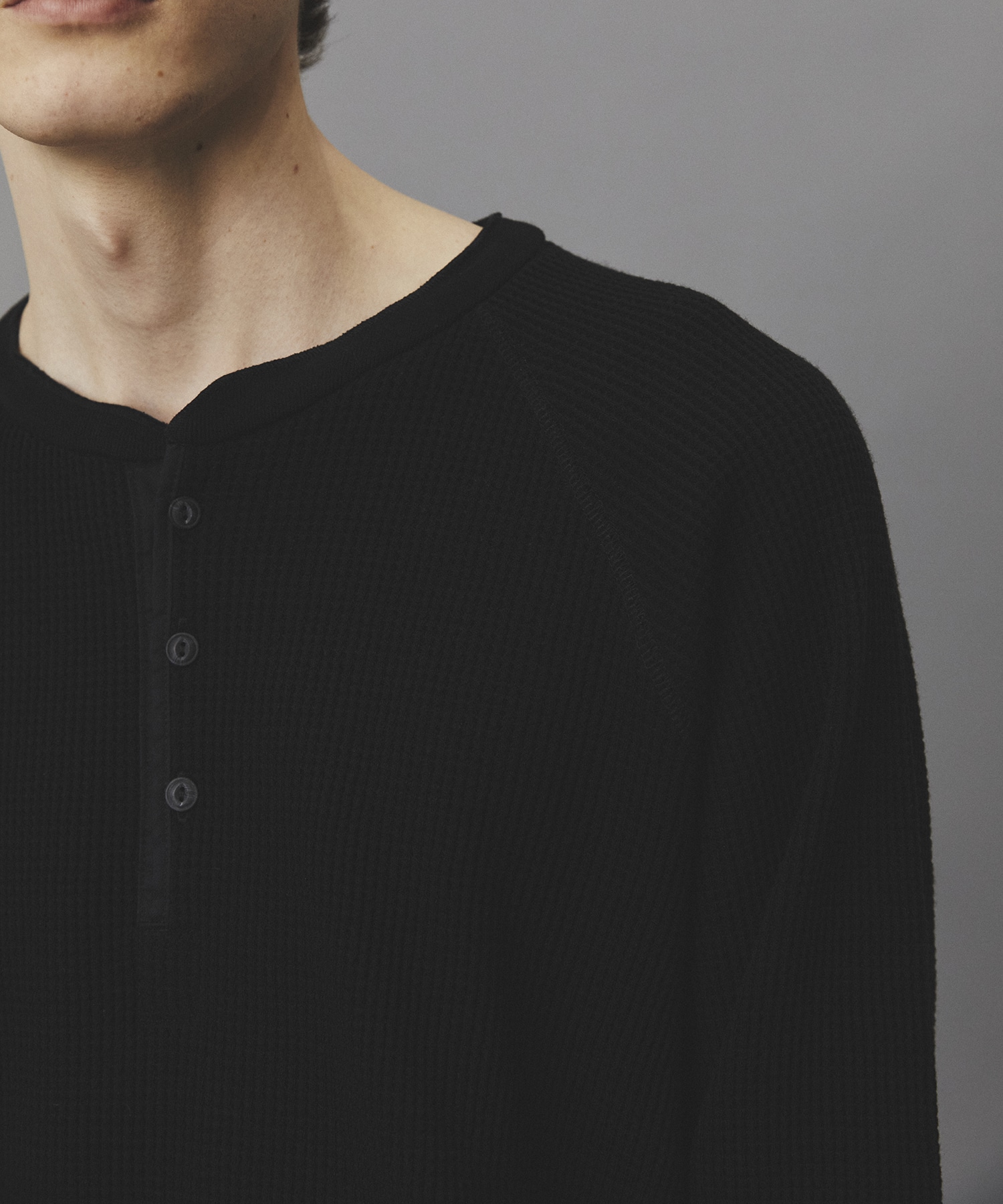 サーマルヘンリーネックTEE