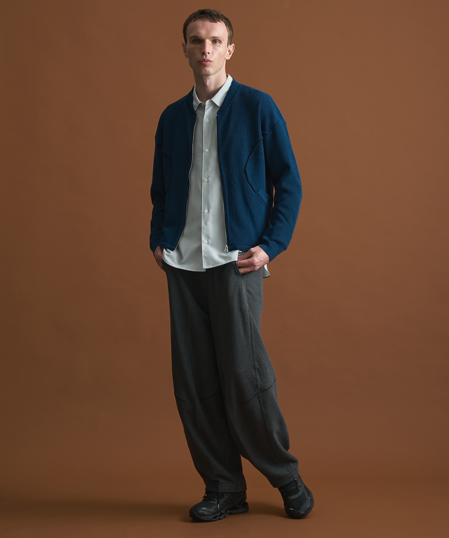 カーブラインアゼニットブルゾン