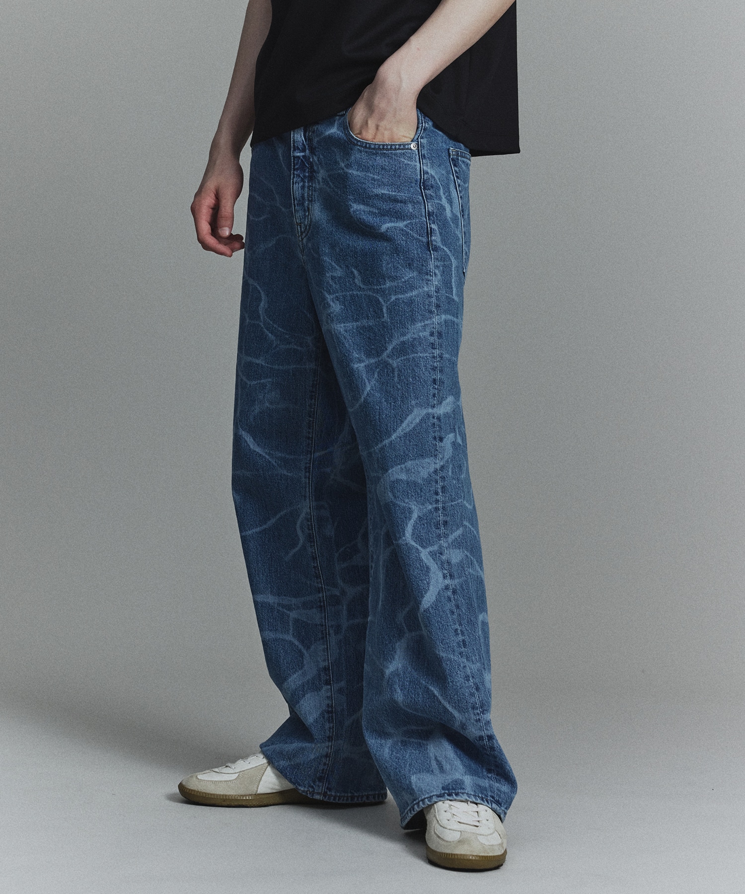PUBLIC DENIM ART SEA