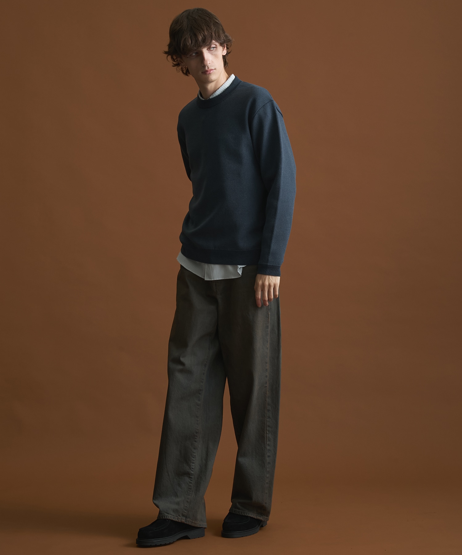 バウンドウールライトクルーネックニット