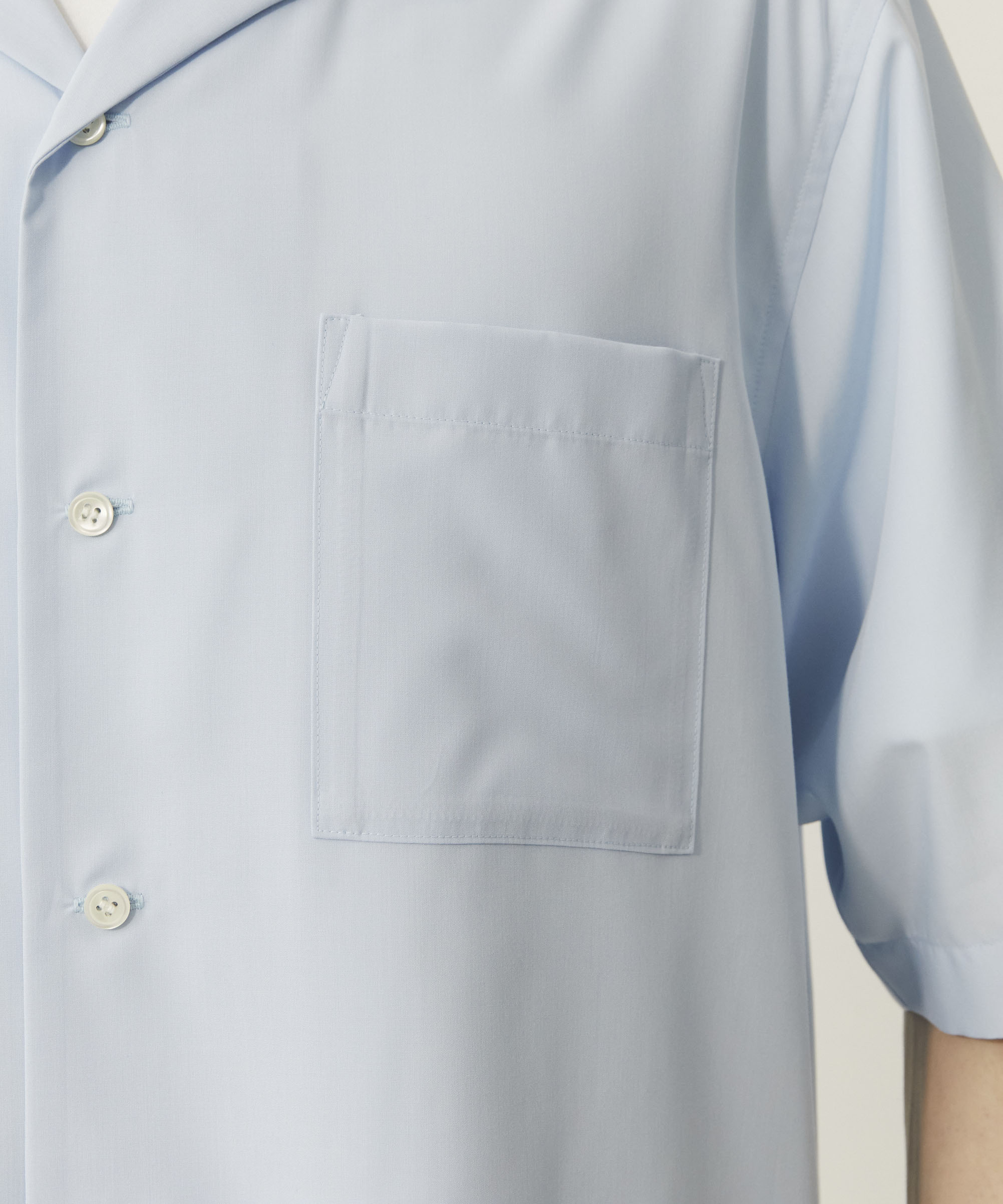 シルキータッチオープンカラーシャツ