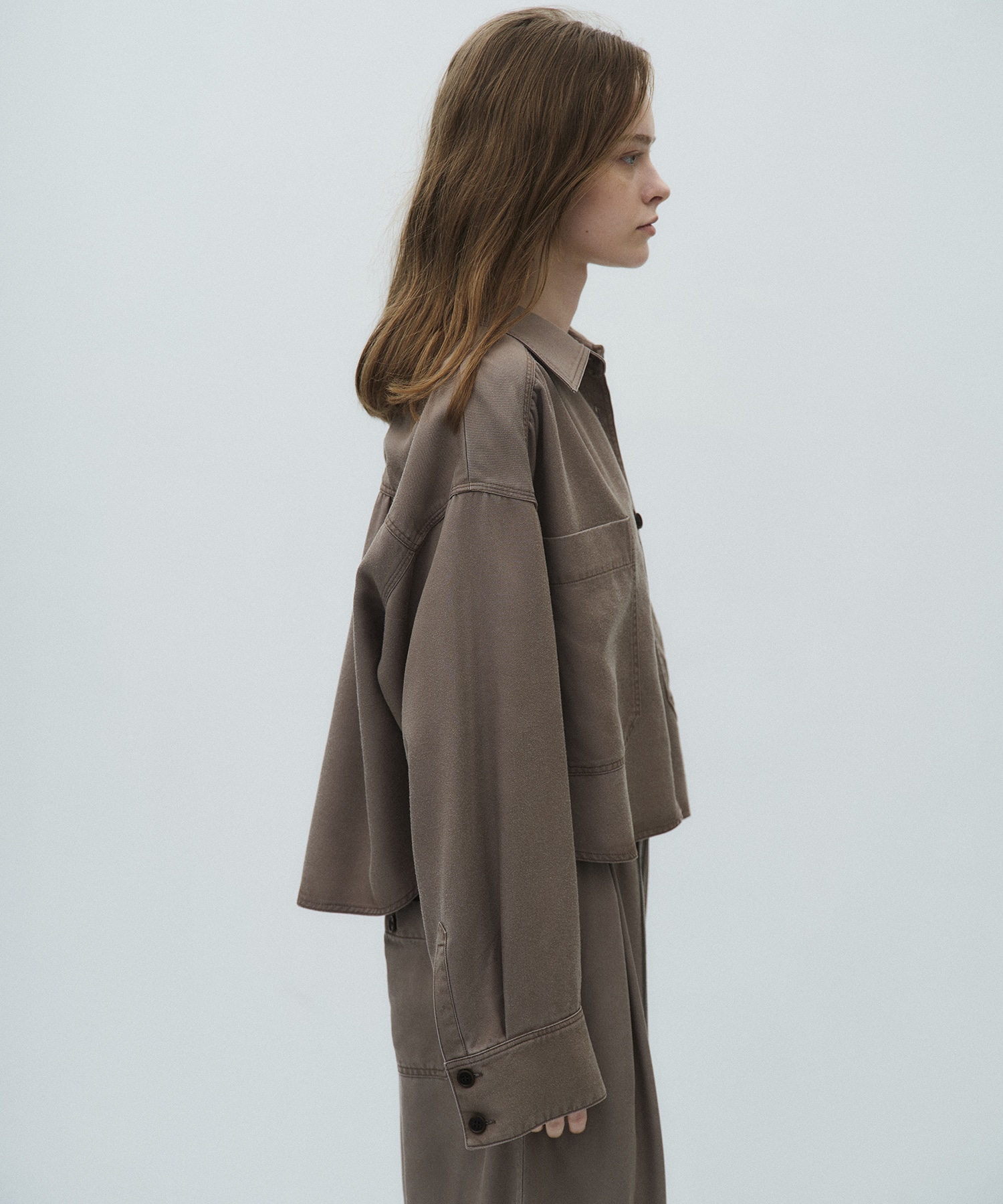 フルイドクロップドシャツ