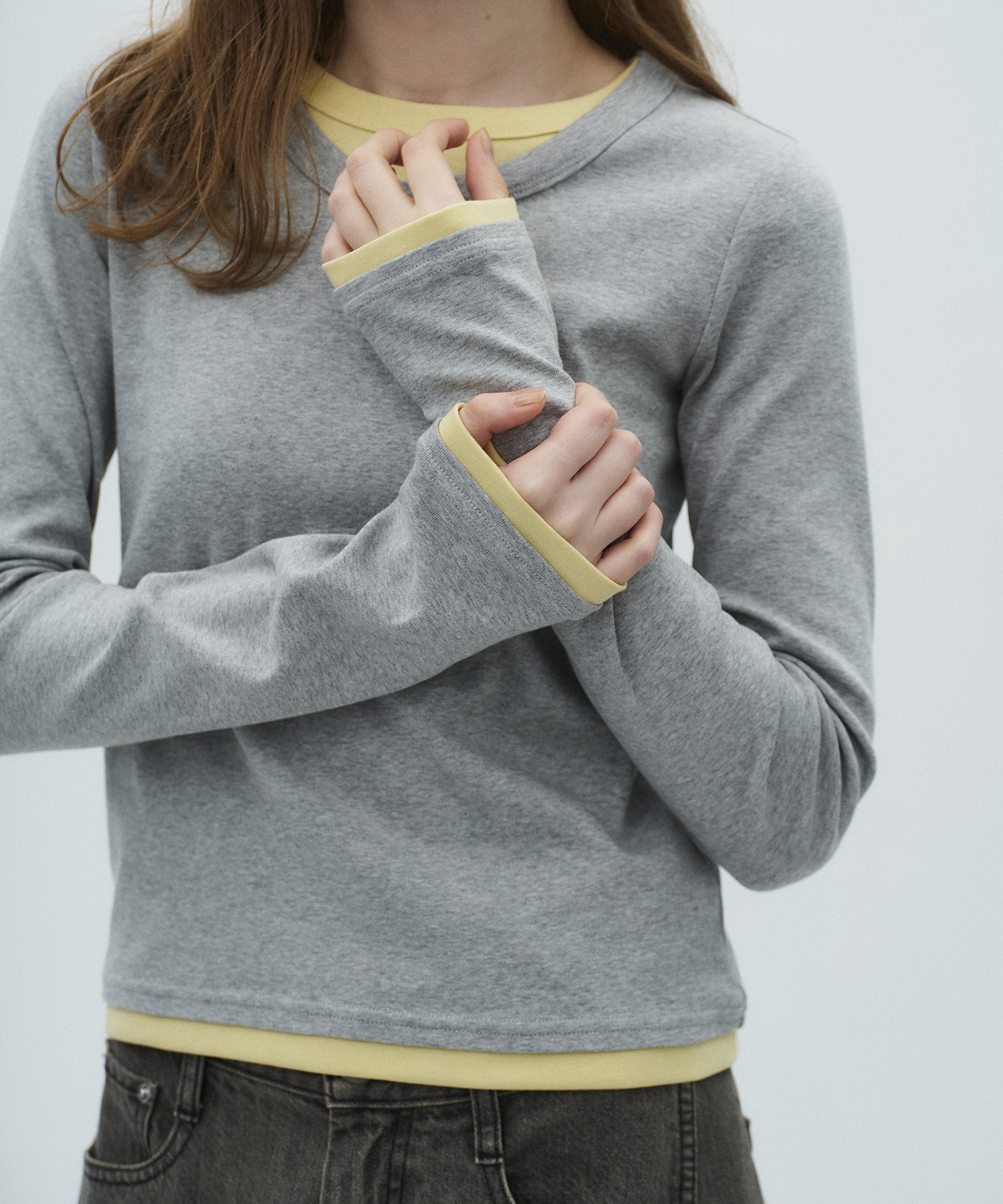 Vネックレイヤードトップス