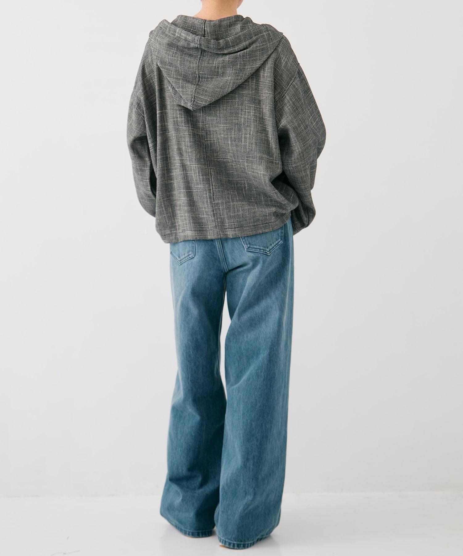 エンブロイダリーメッシュパーカー