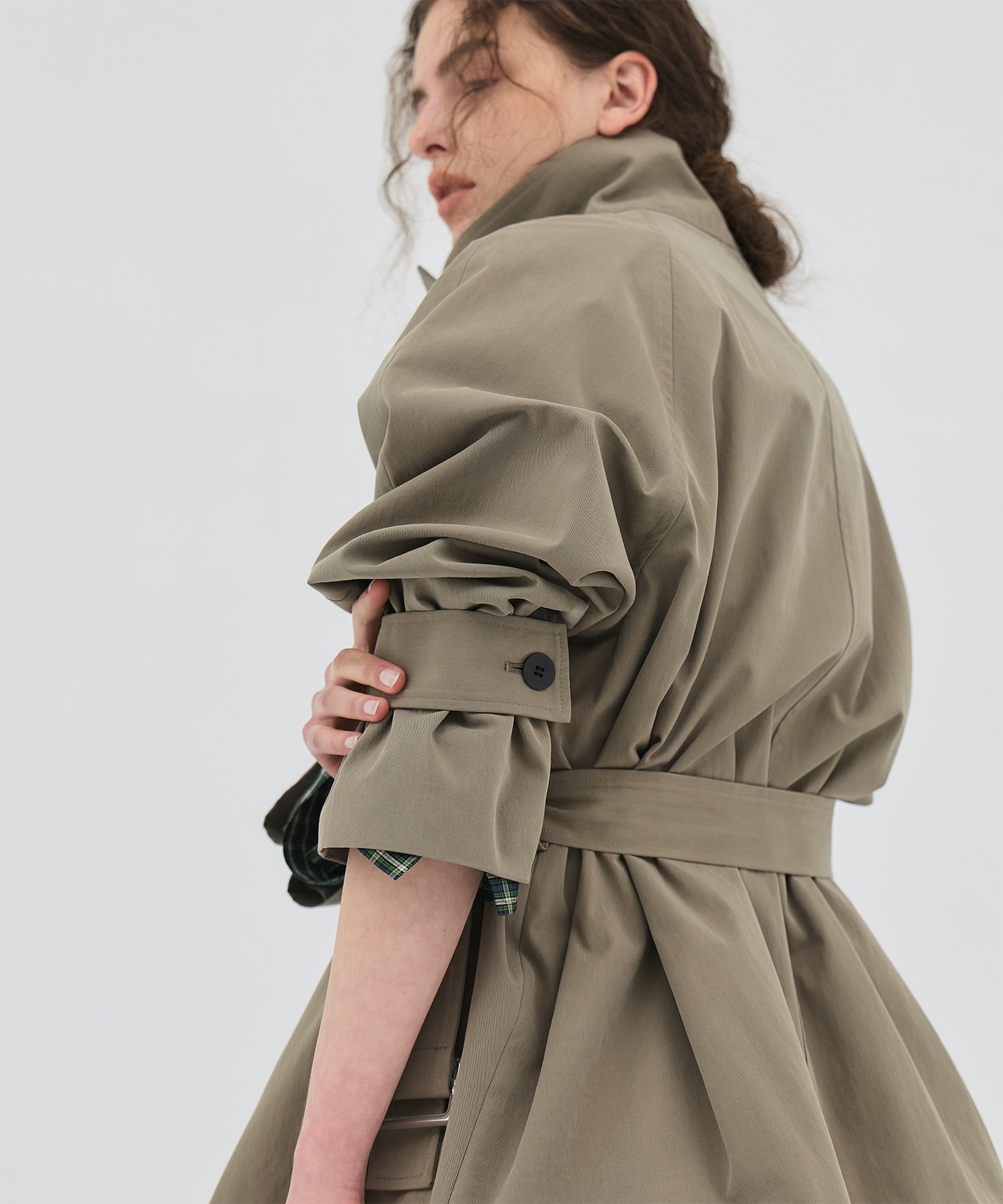 ファンネルネックショートトレンチコート