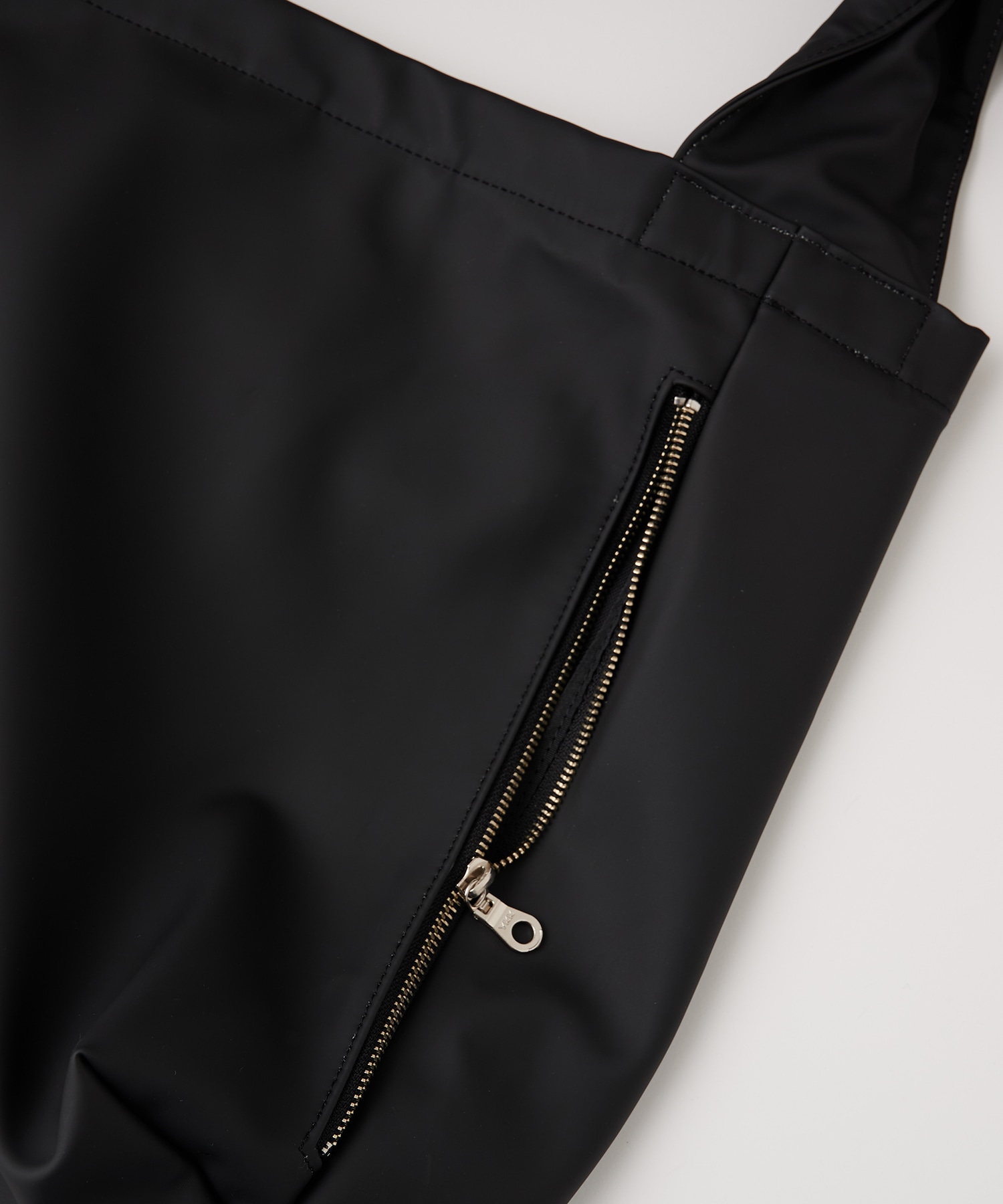 yrz タスキショルダーBAG M