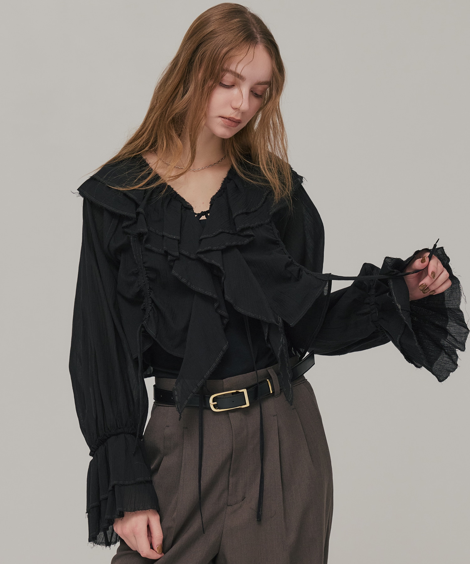 ラッフルカラーギャザーブラウス