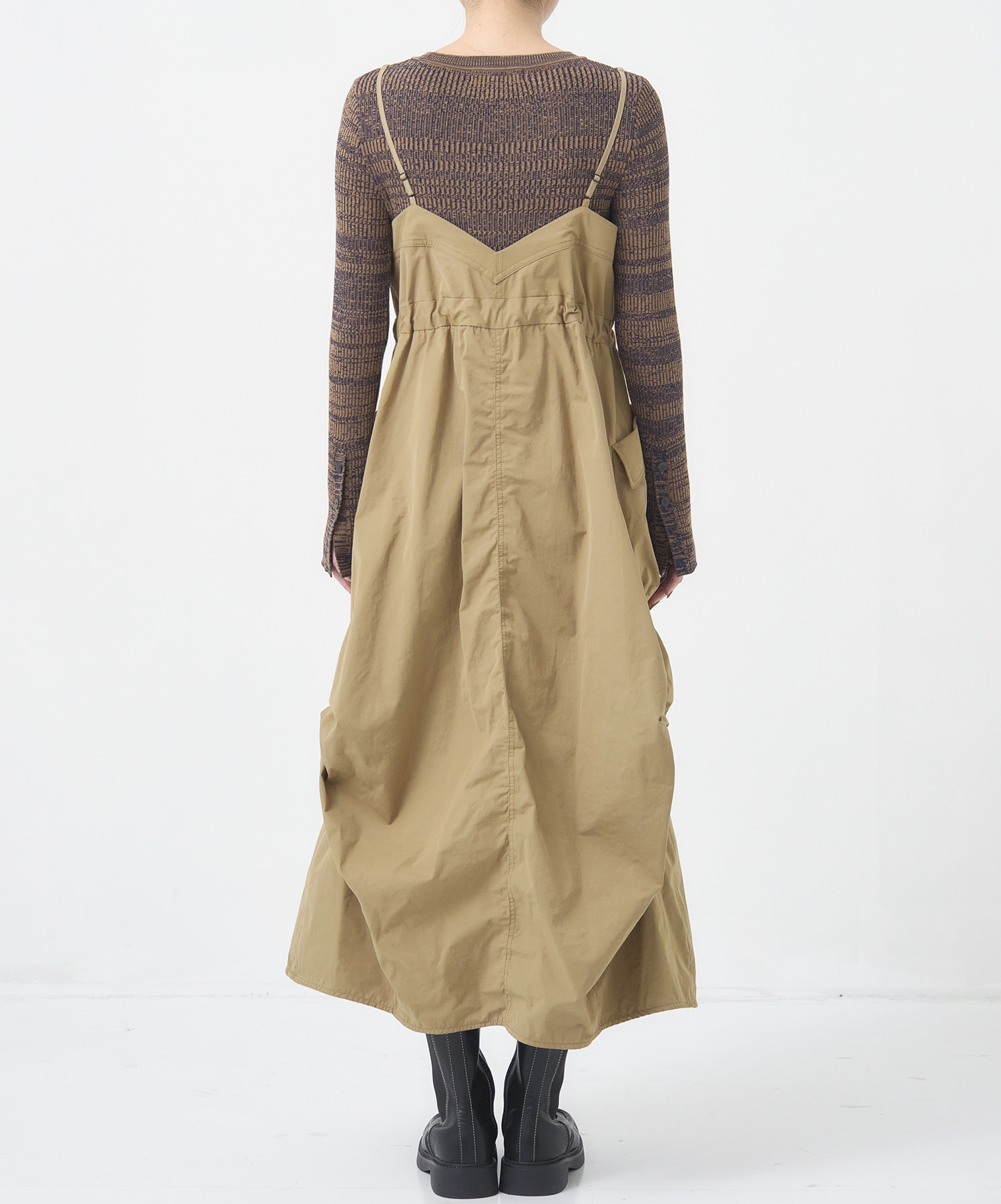 コクーンカーゴジャンパースカート