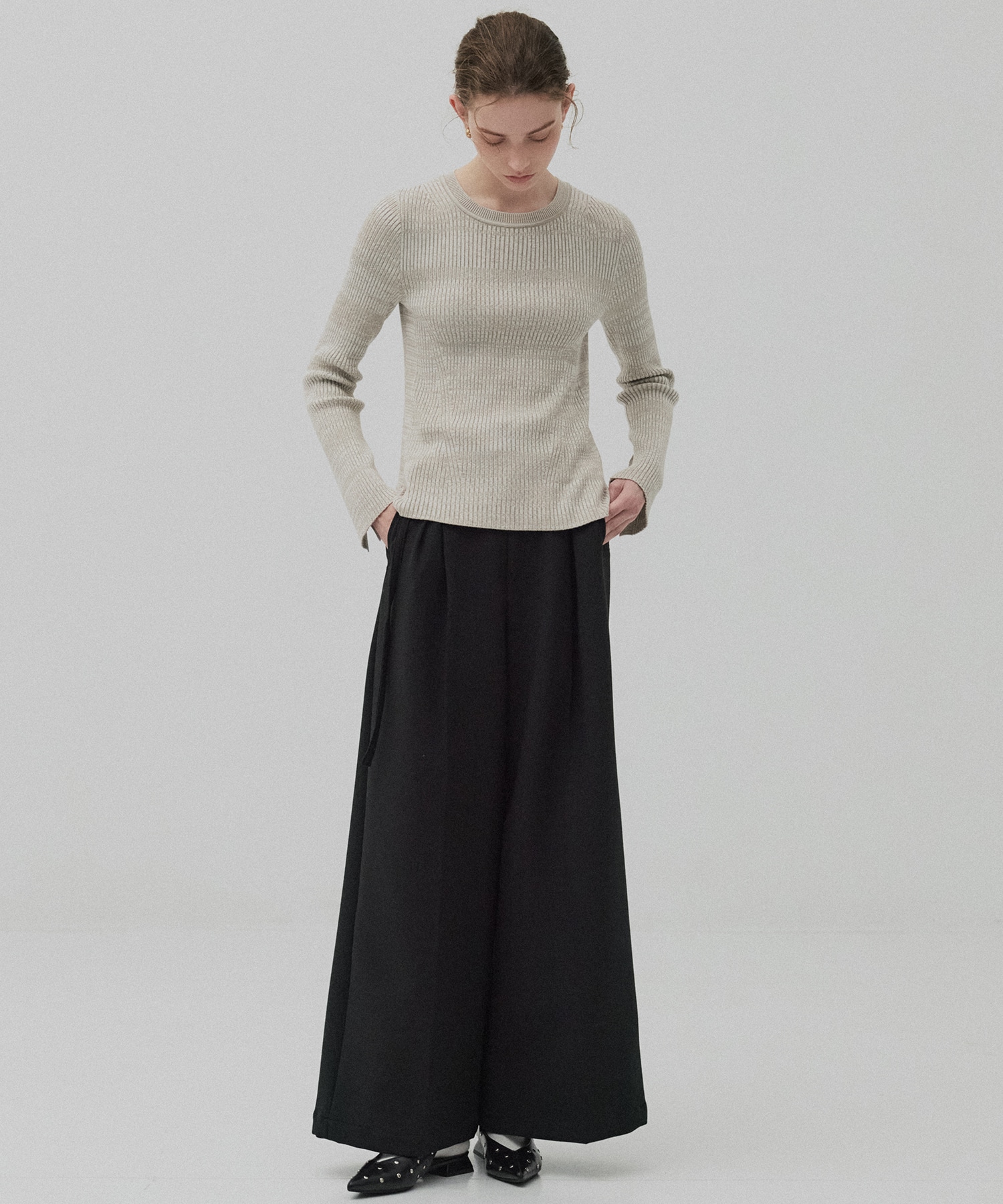 クルーネックリブニット