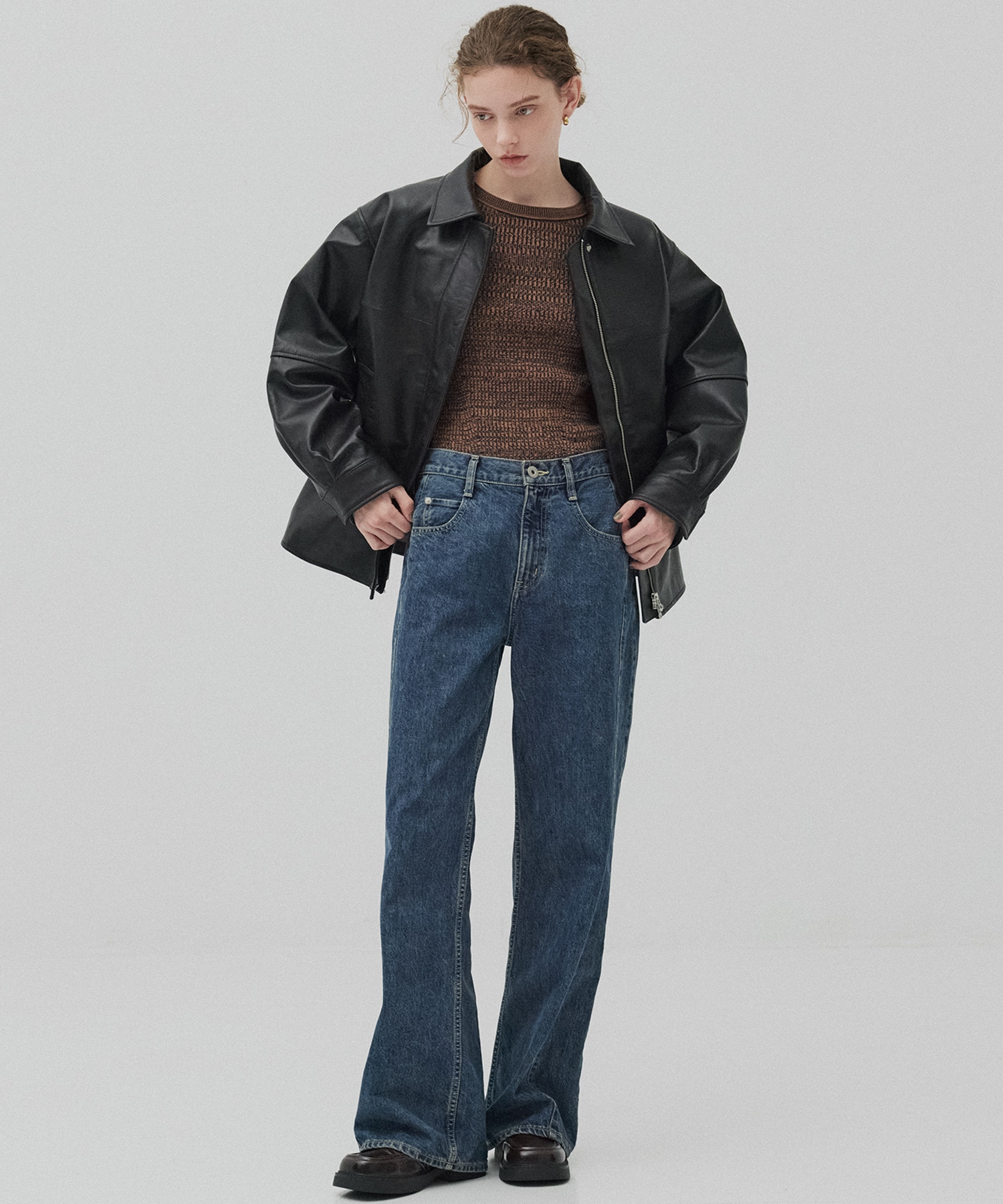 クルーネックリブニット