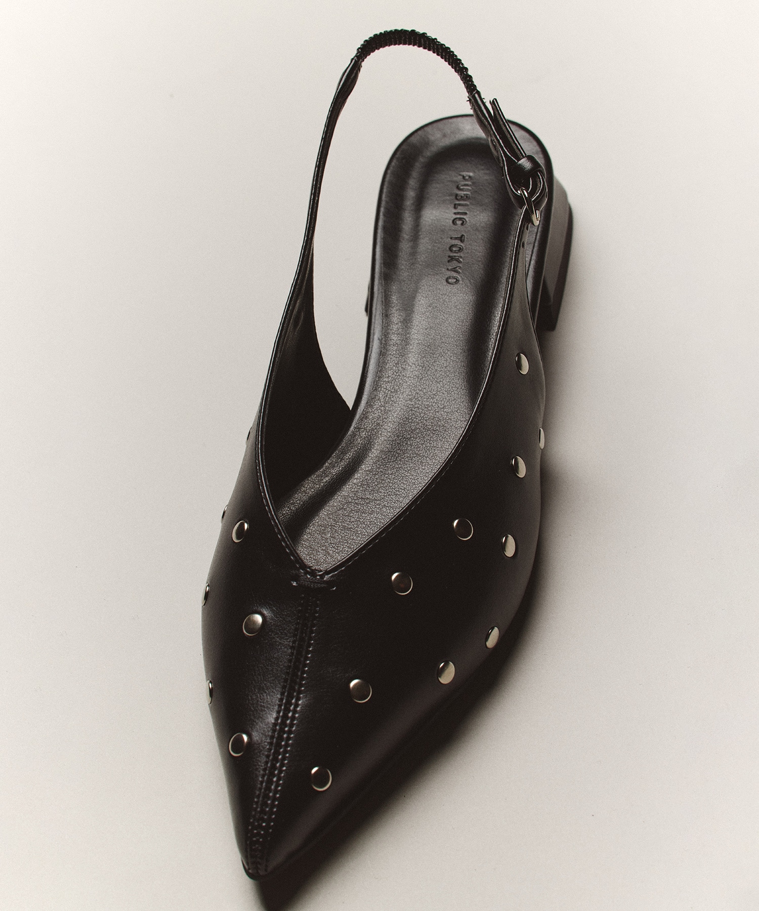 スタッズミュール