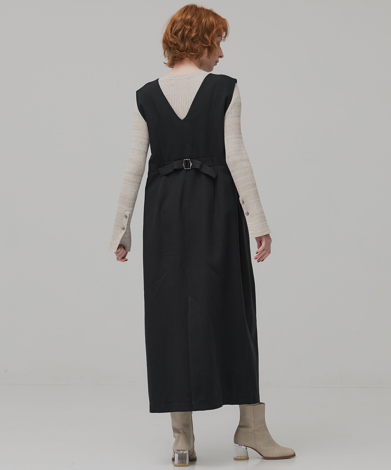 Vネックジャンパースカート