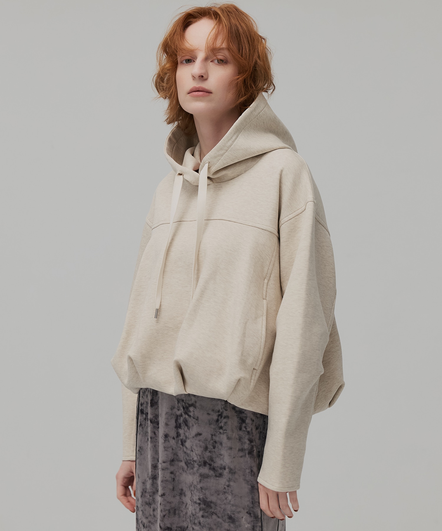 ダンボールバルーンフーディ