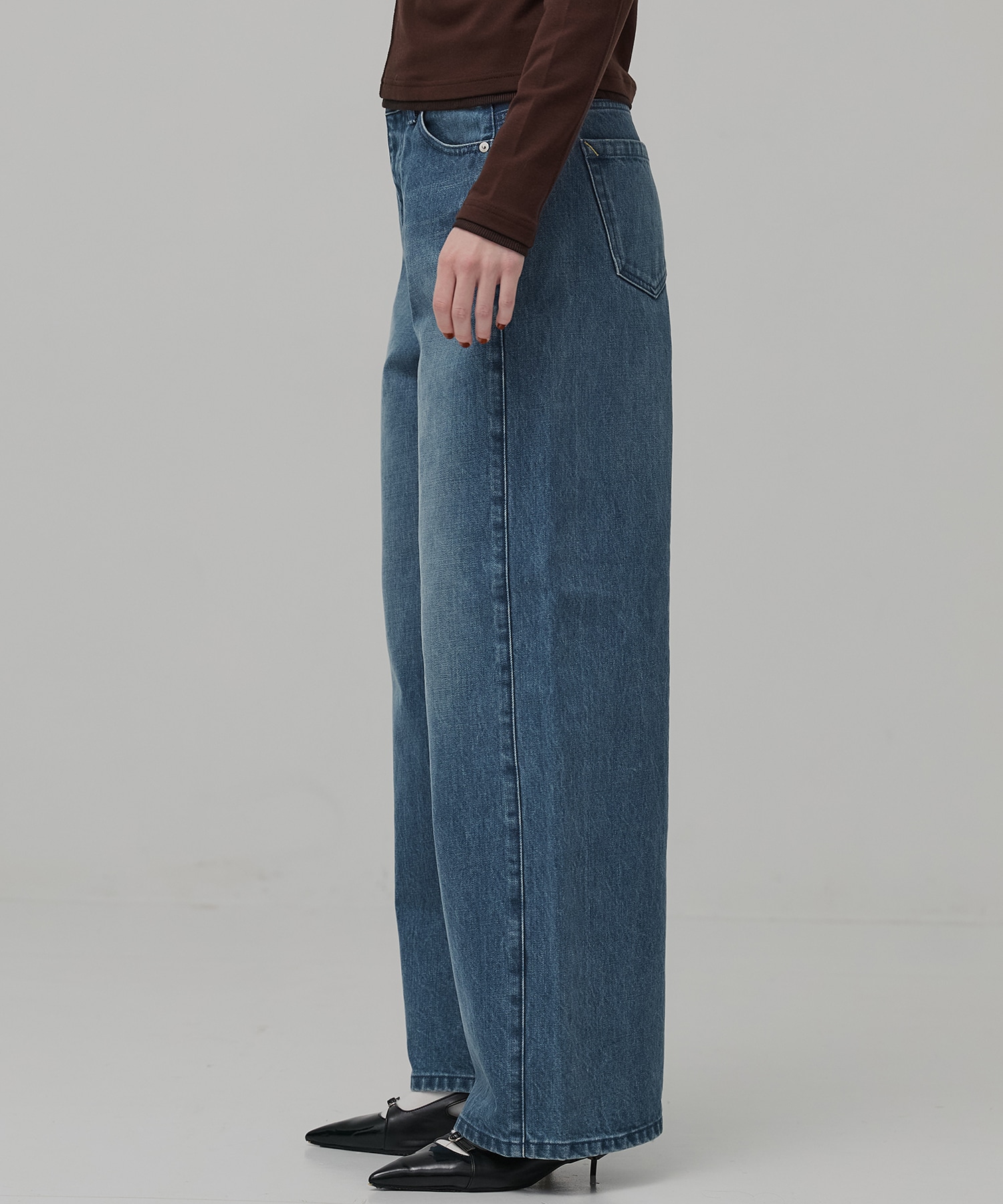 ラインストレートデニム