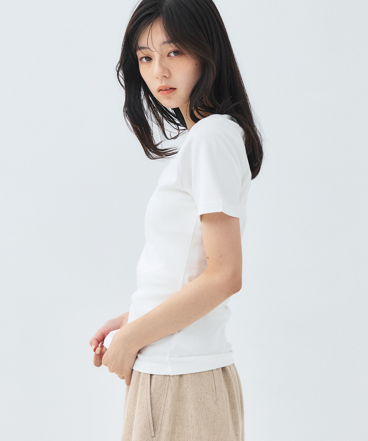 極 スクープネックTEE