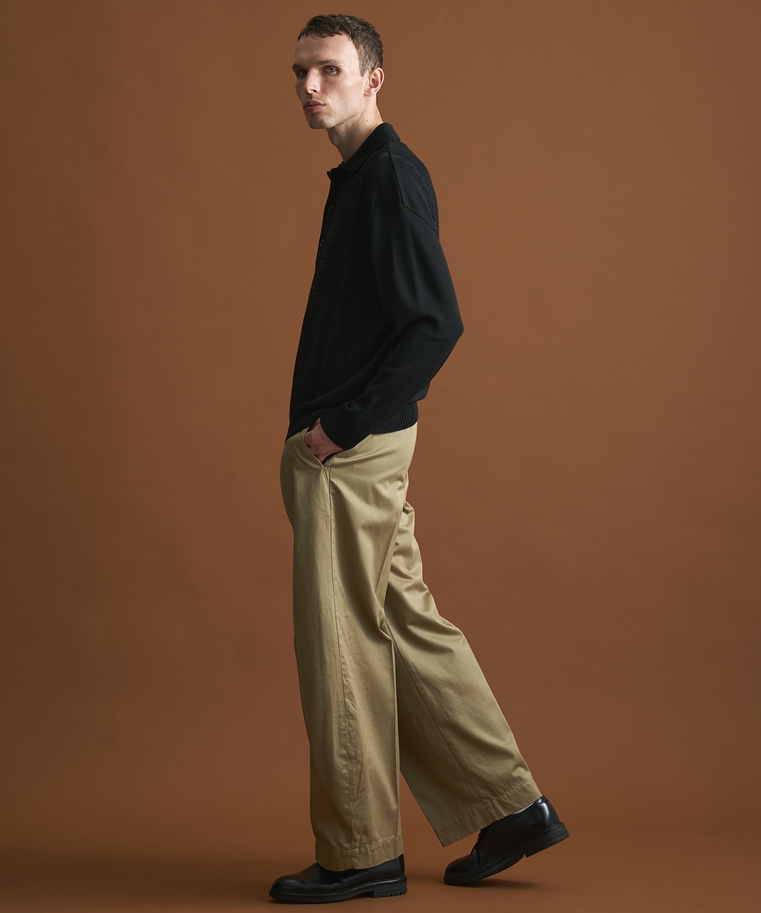 ブザムニットポロ