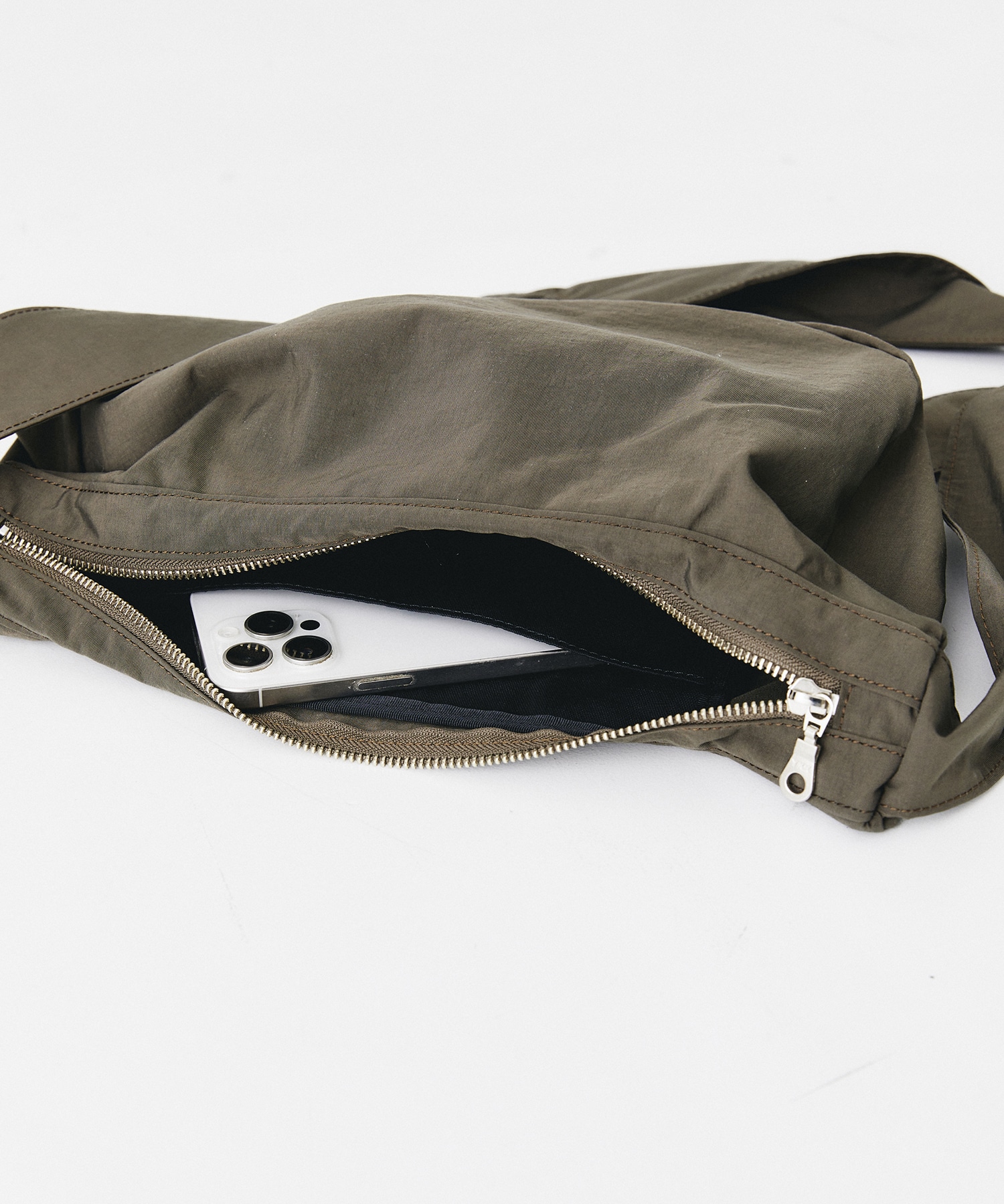 yorozu ダブルタスキボディバッグ