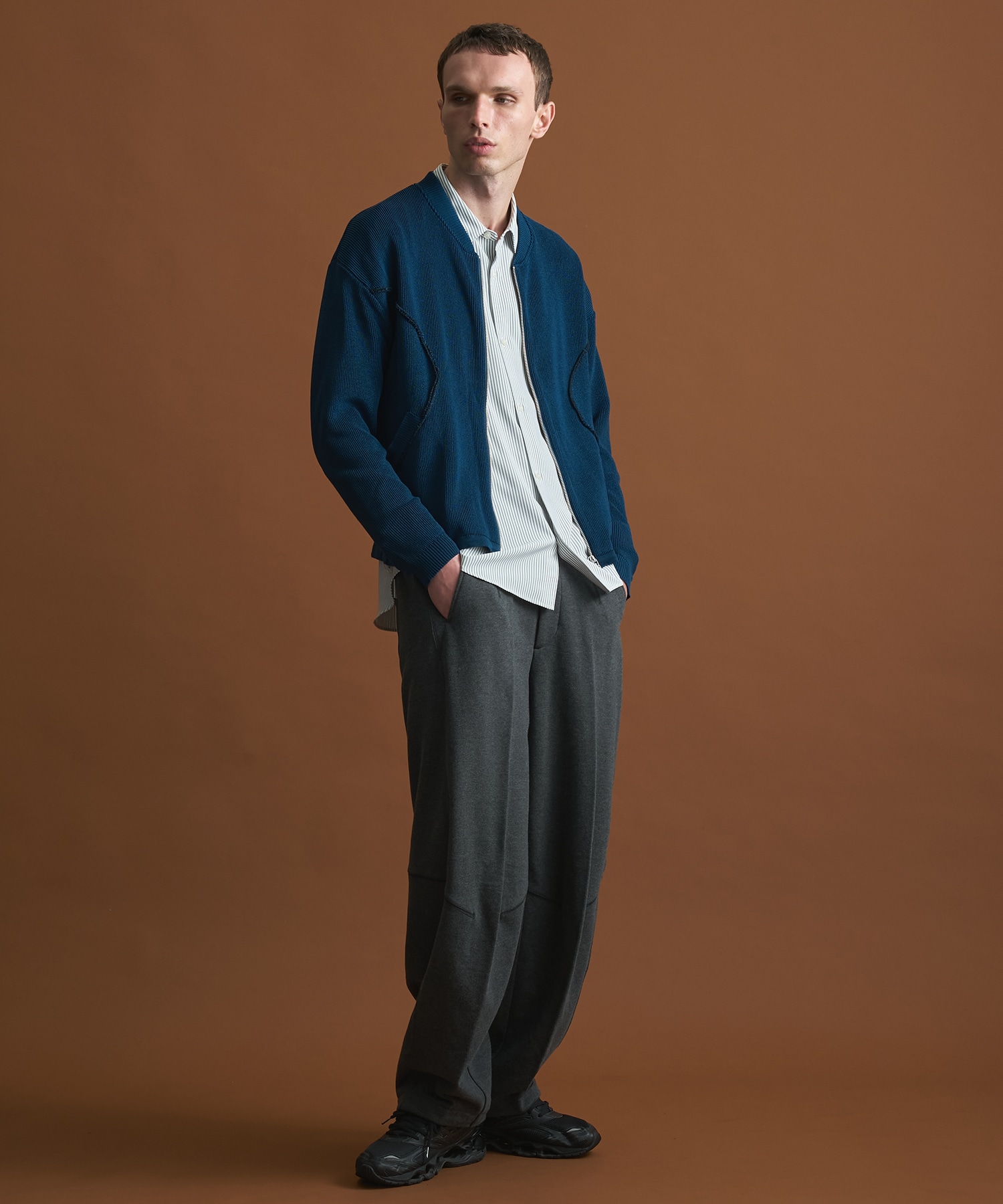 カーブラインアゼニットブルゾン