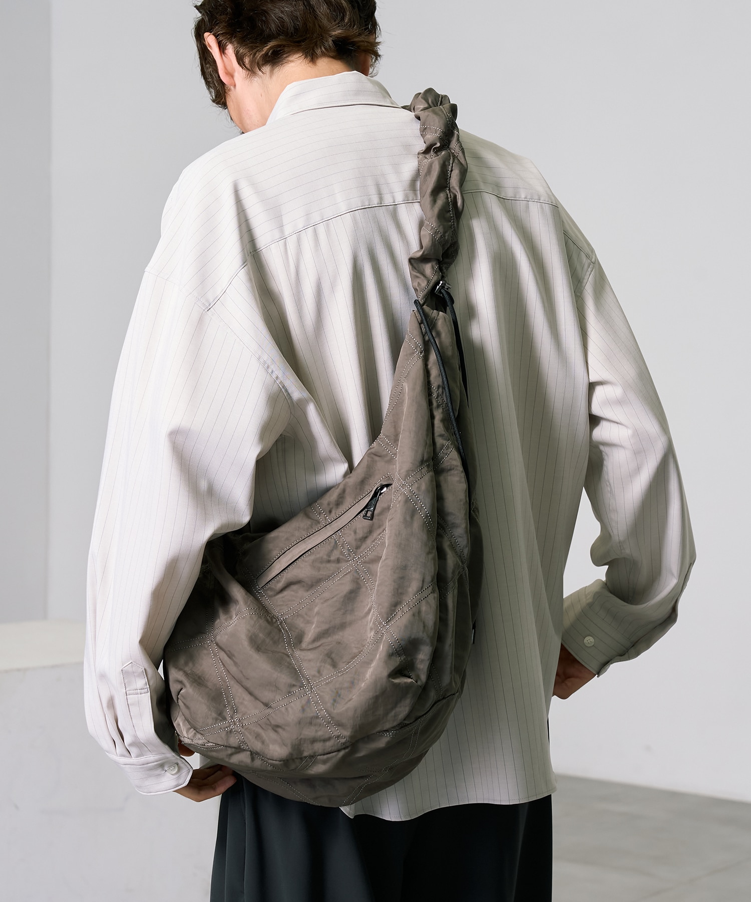 ドローストリングショルダーバッグ