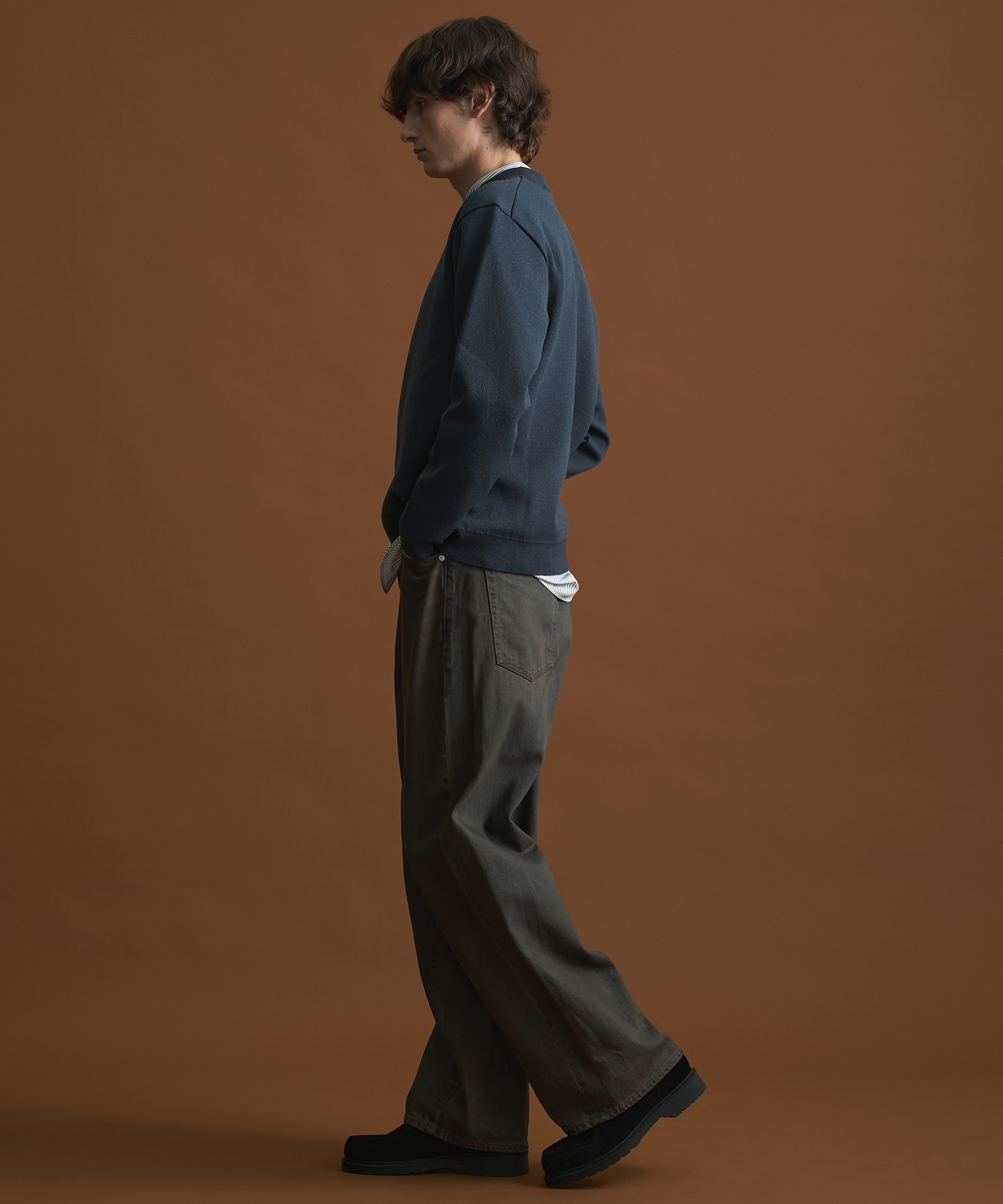 バウンドウールライトクルーネックニット