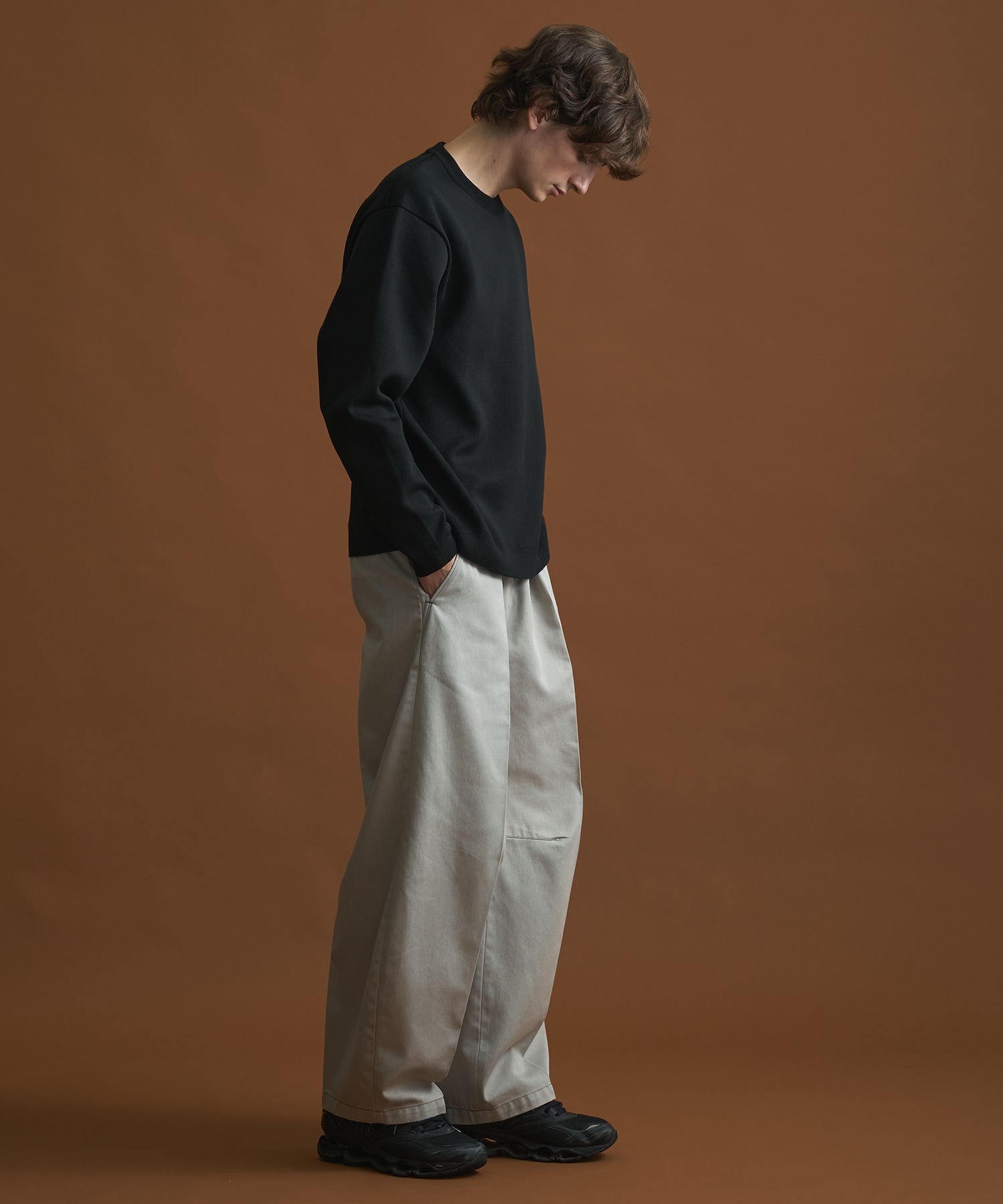 バウンドウールライトクルーネックニット