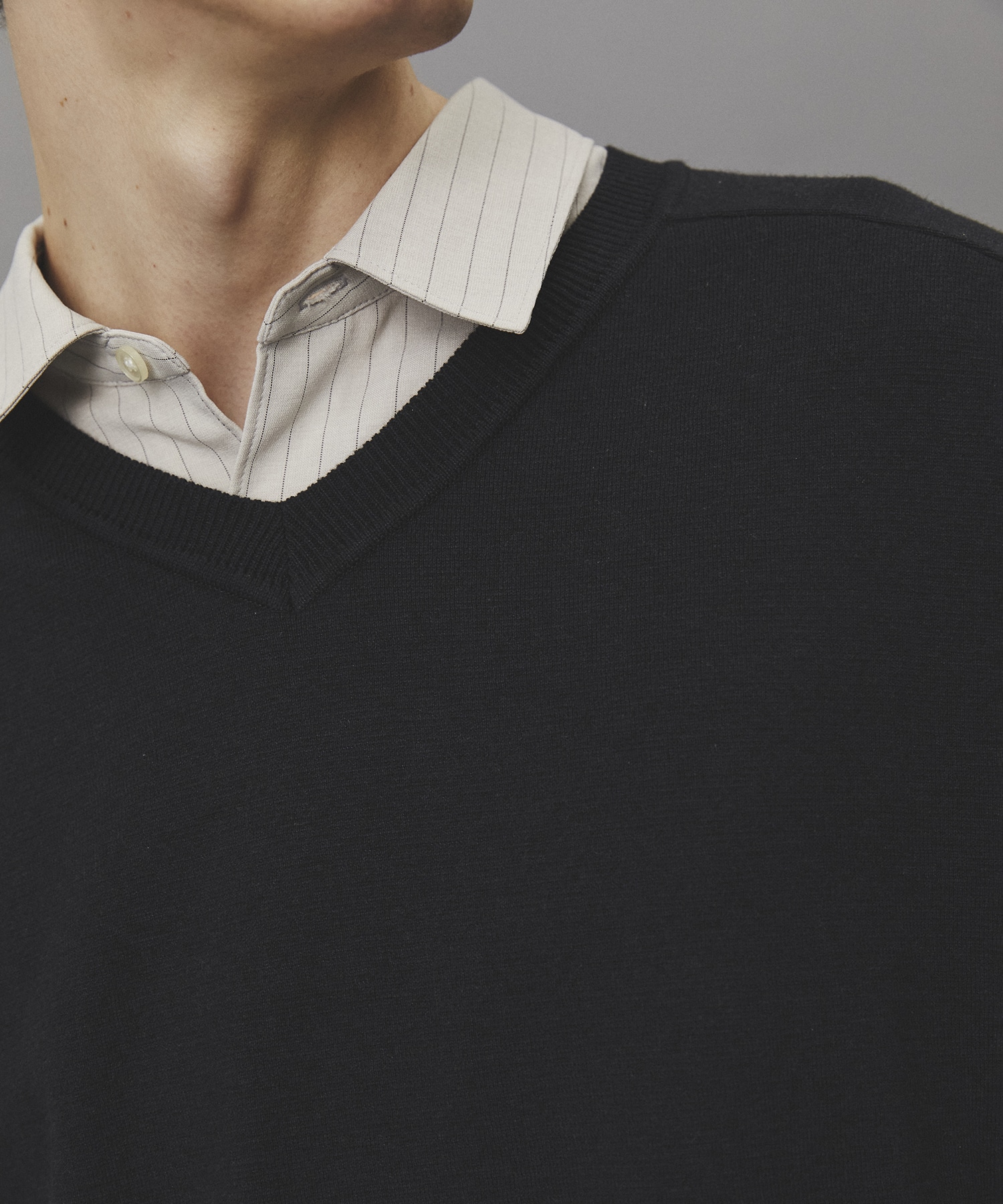 シルクブレンドVネックニット