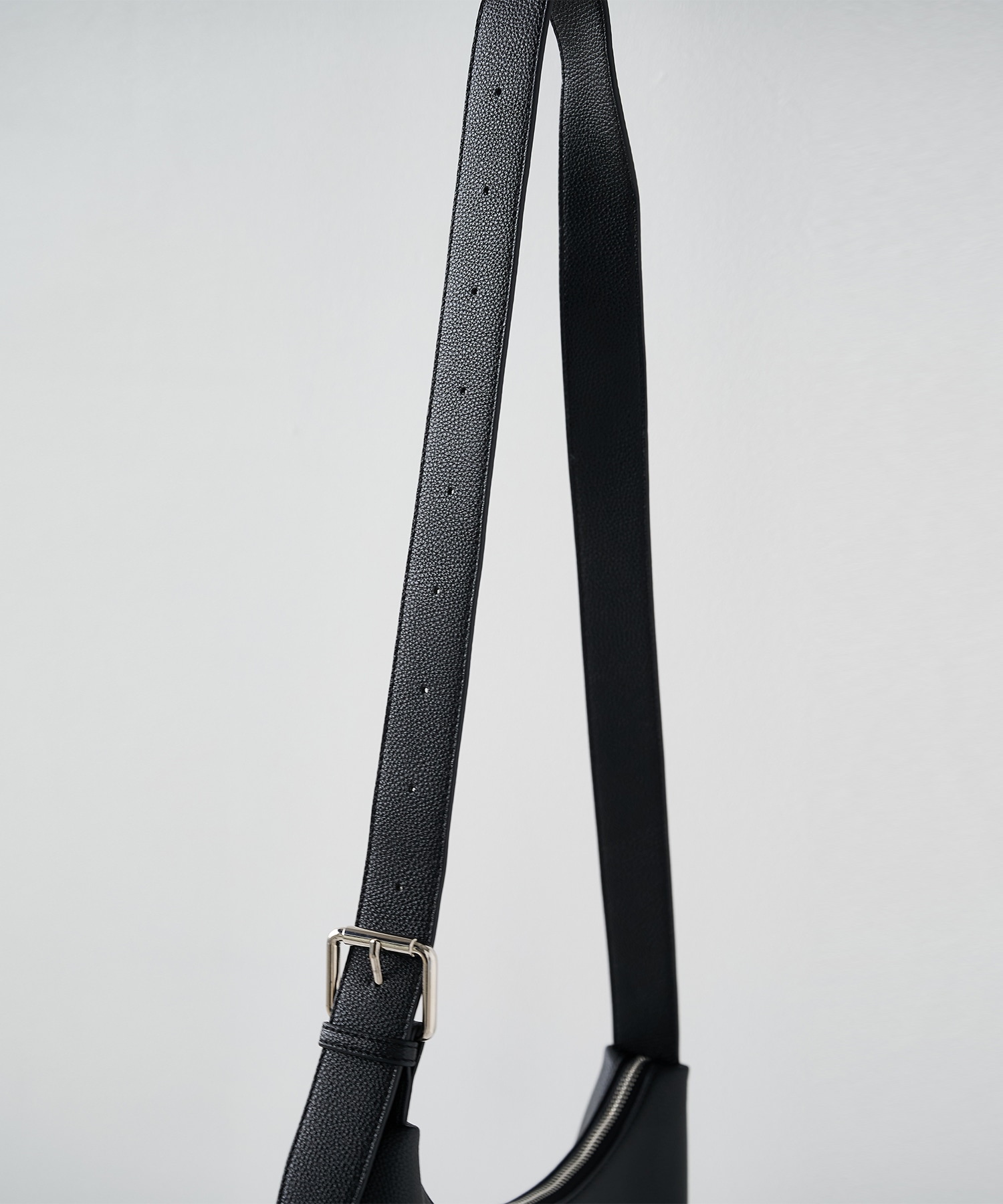 【WEB限定商品|再入荷】レザースモールスリングバッグ