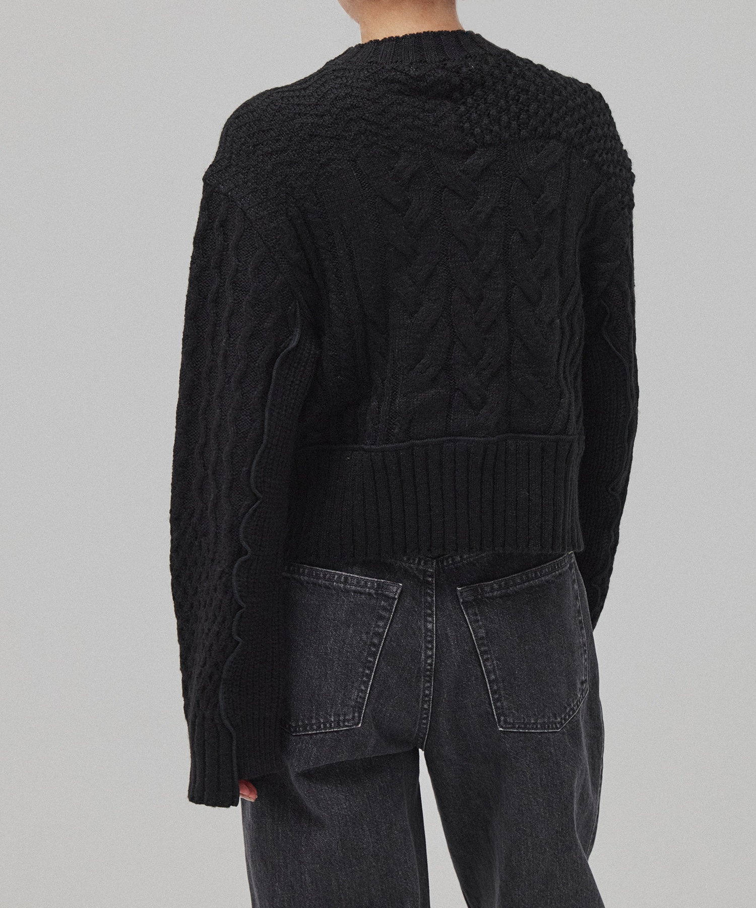 ケーブルパッチワークニット