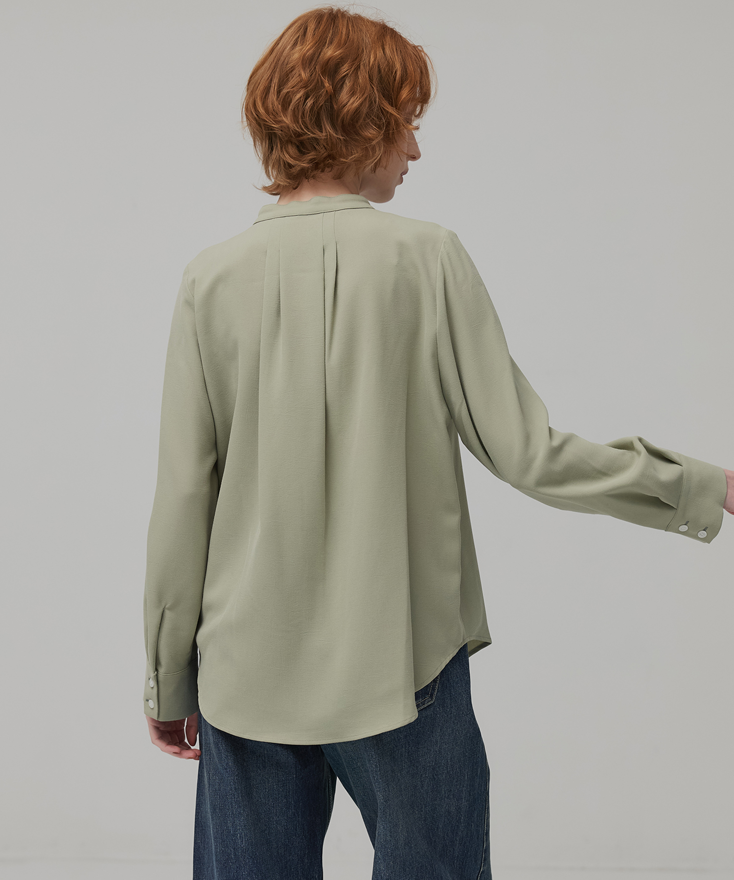 ターンバックバンドカラーシャツ