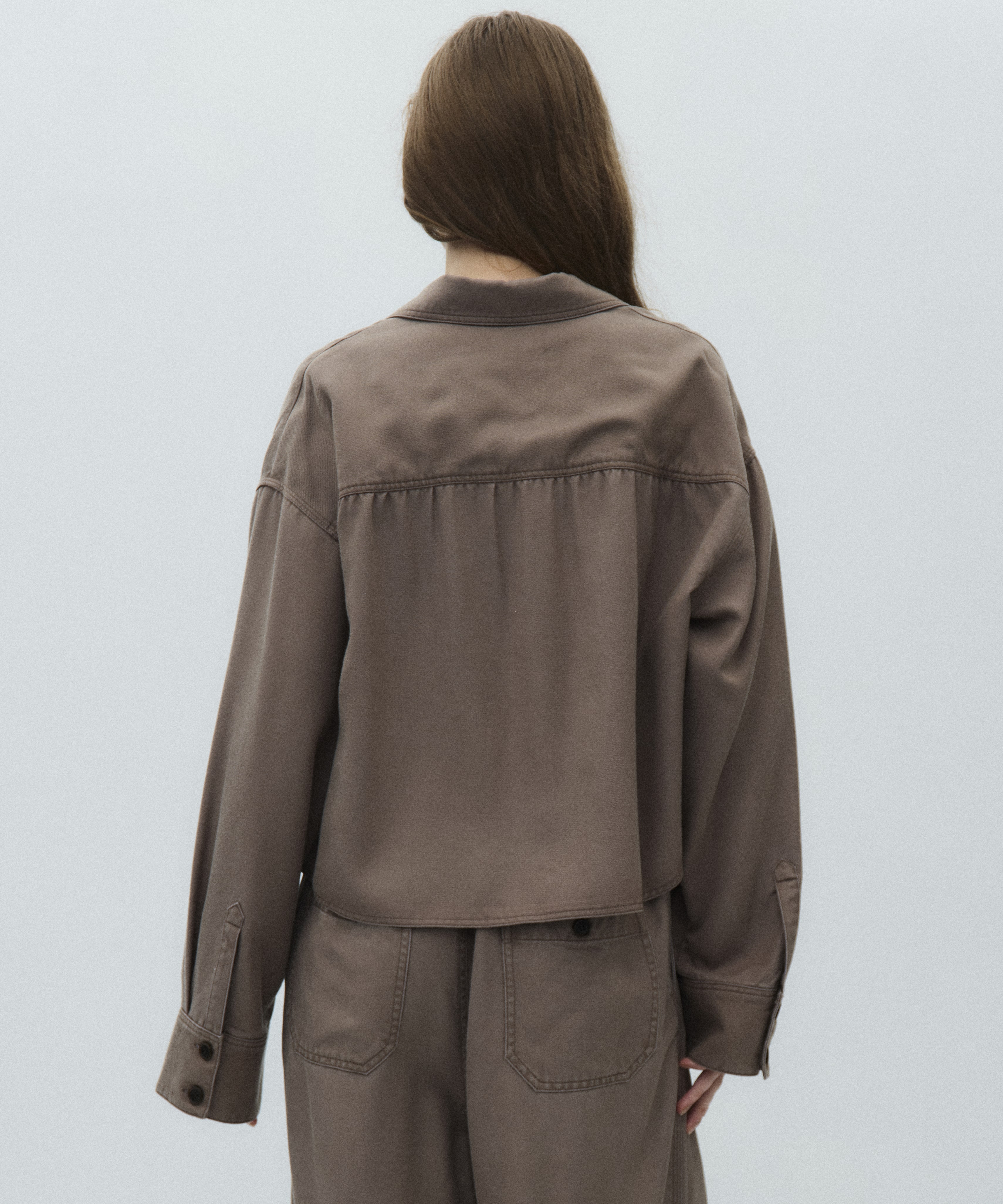 フルイドクロップドシャツ