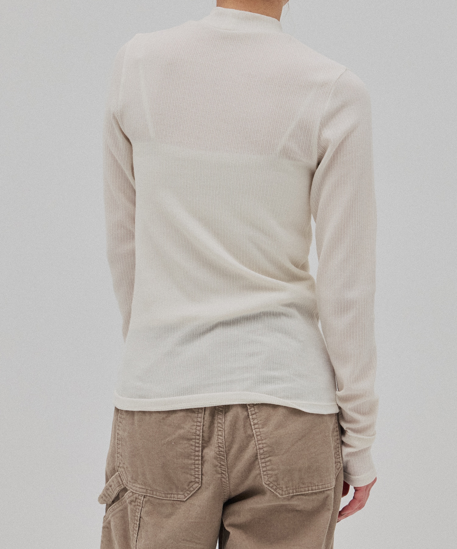 ハイネックラインリブTOP