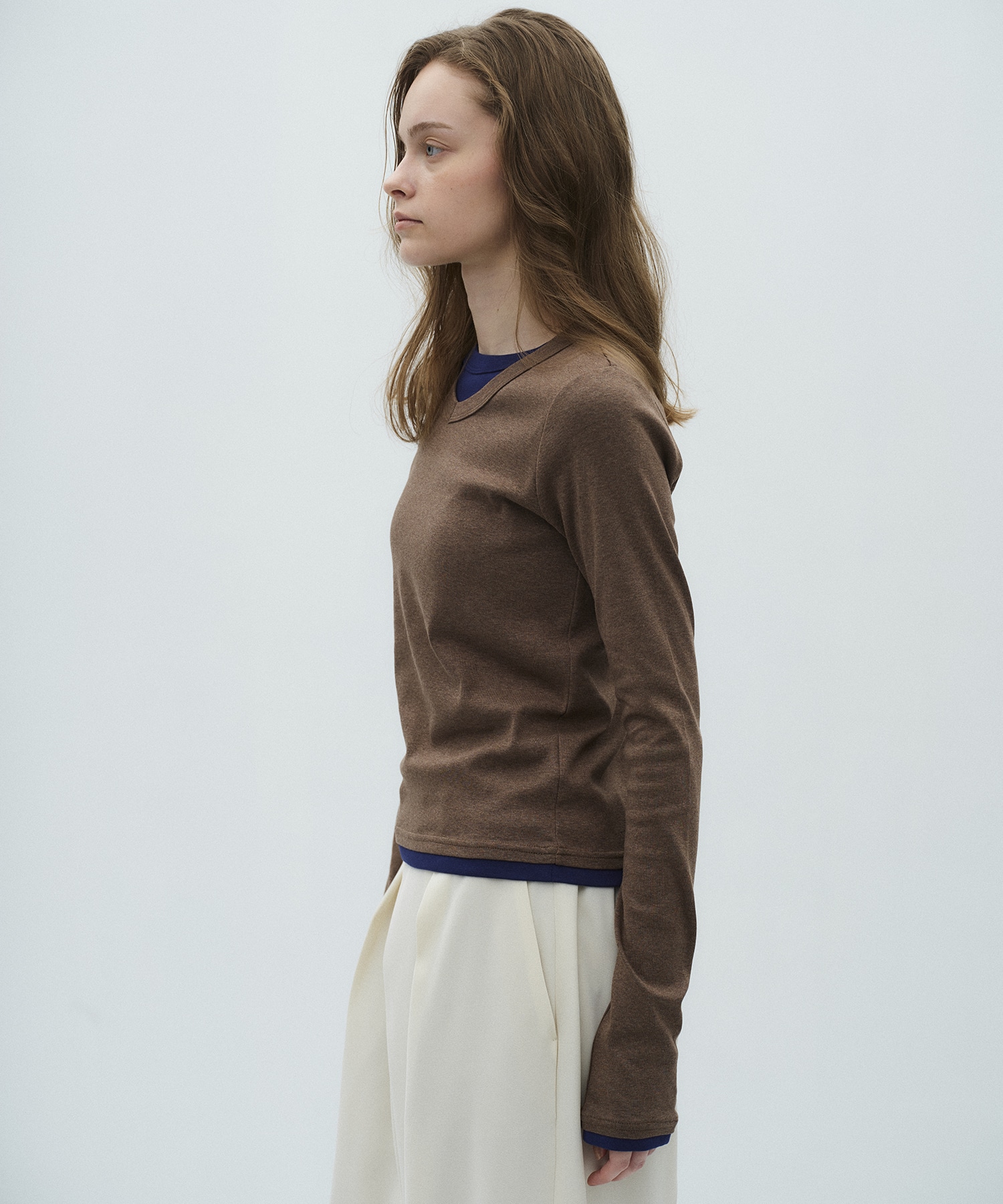 Vネックレイヤードトップス