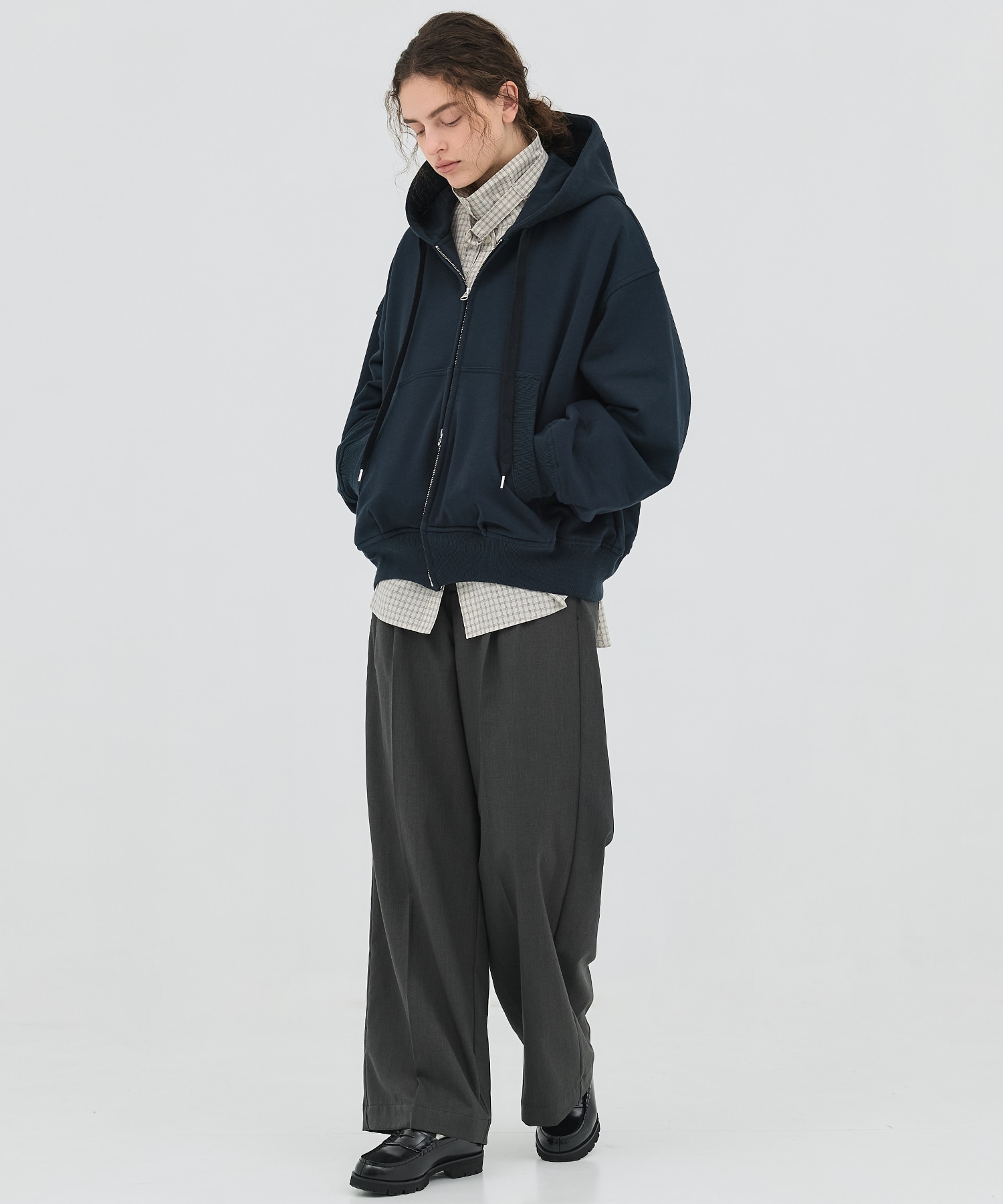 極 オーバーサイズバルーンフーディ