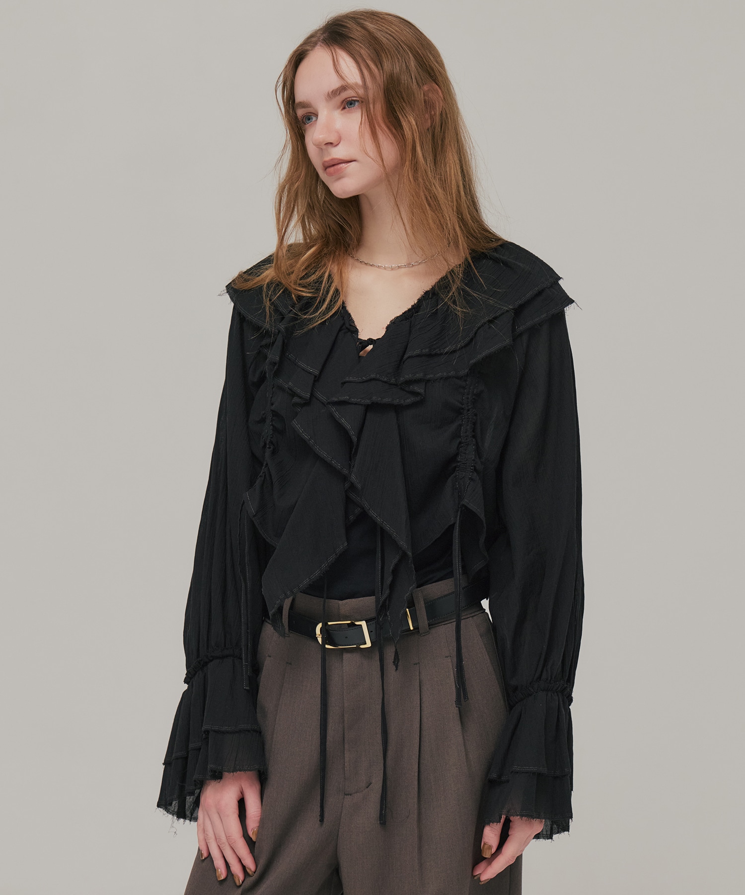 ラッフルカラーギャザーブラウス