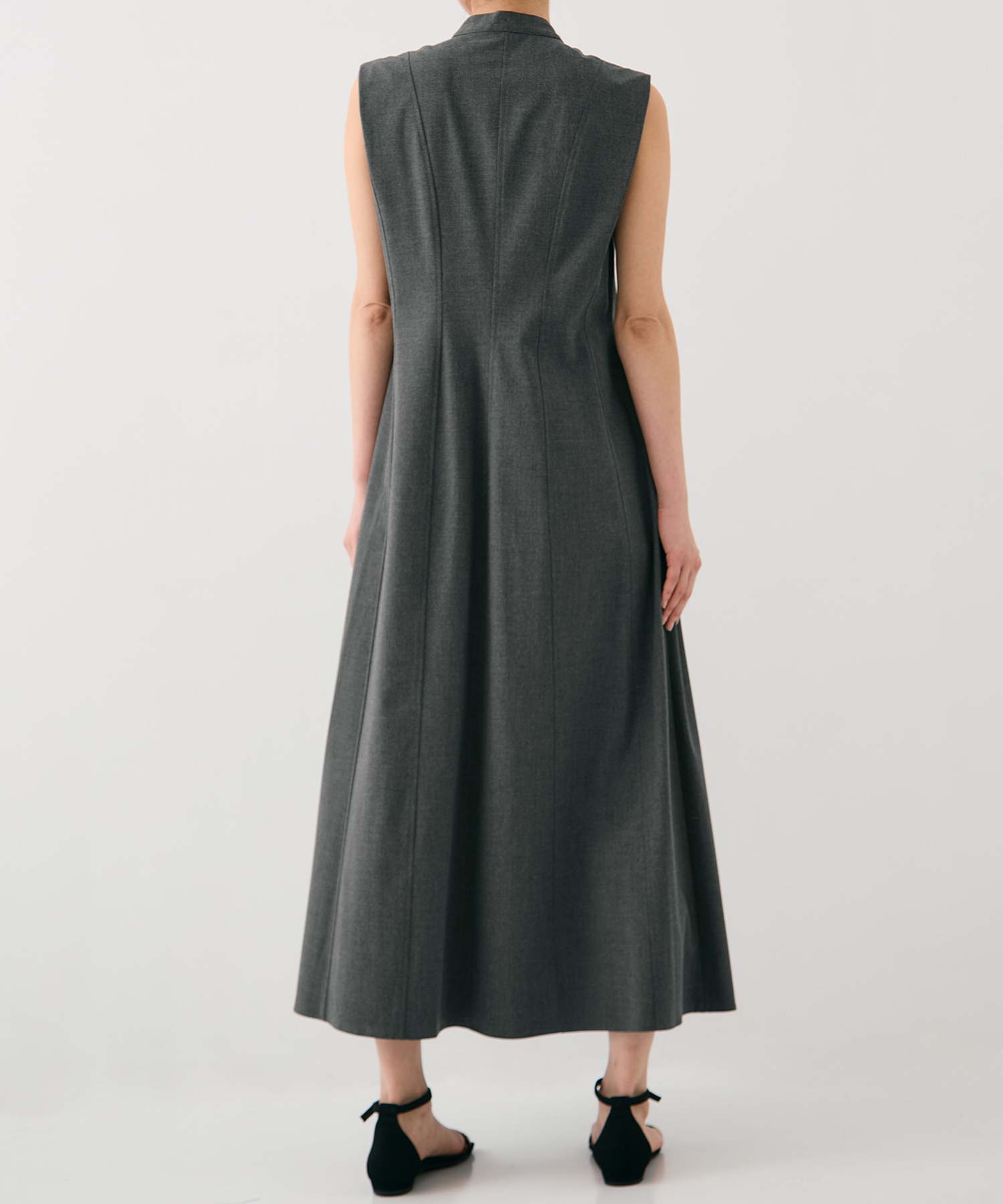 ショルダータックノースリワンピ