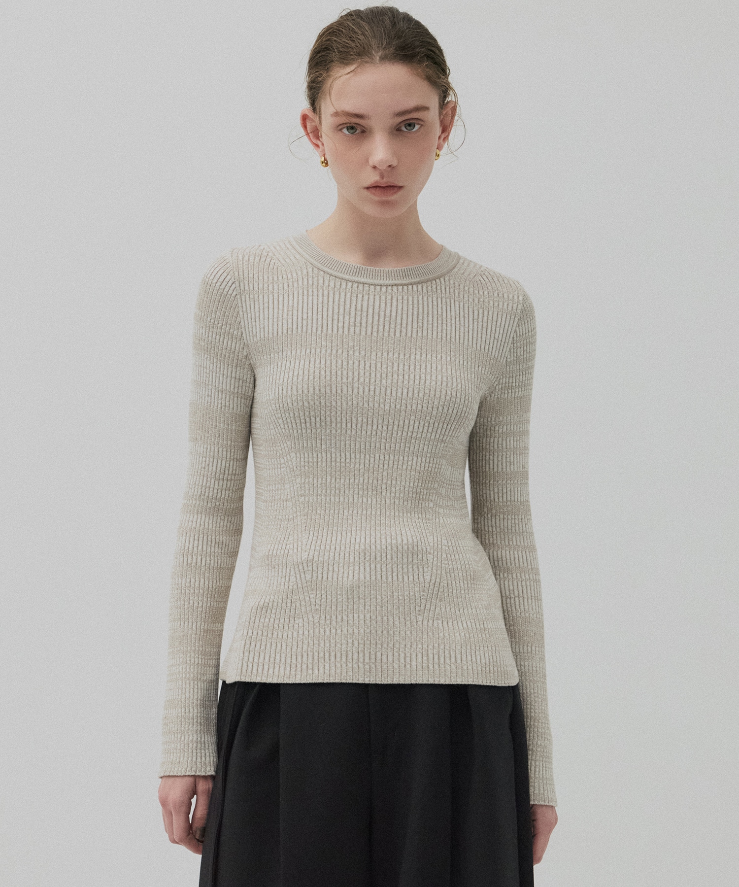 クルーネックリブニット