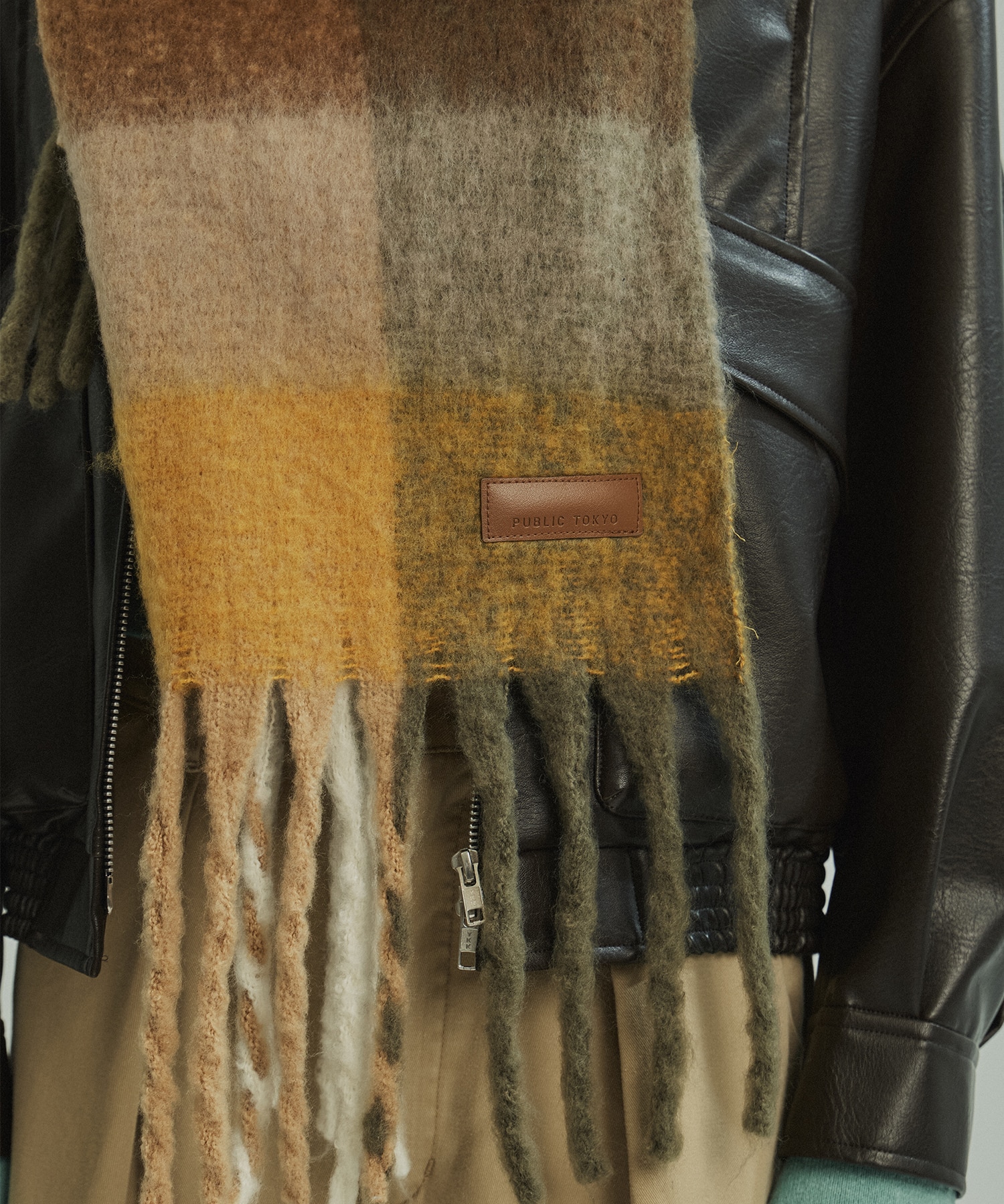 ヘアリーフリンジマフラー