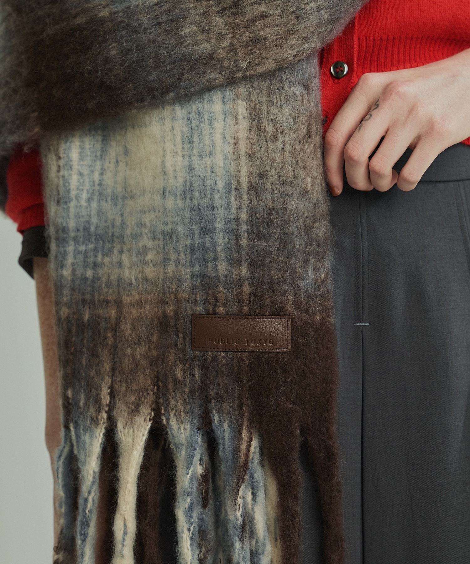 ヘアリーフリンジマフラー