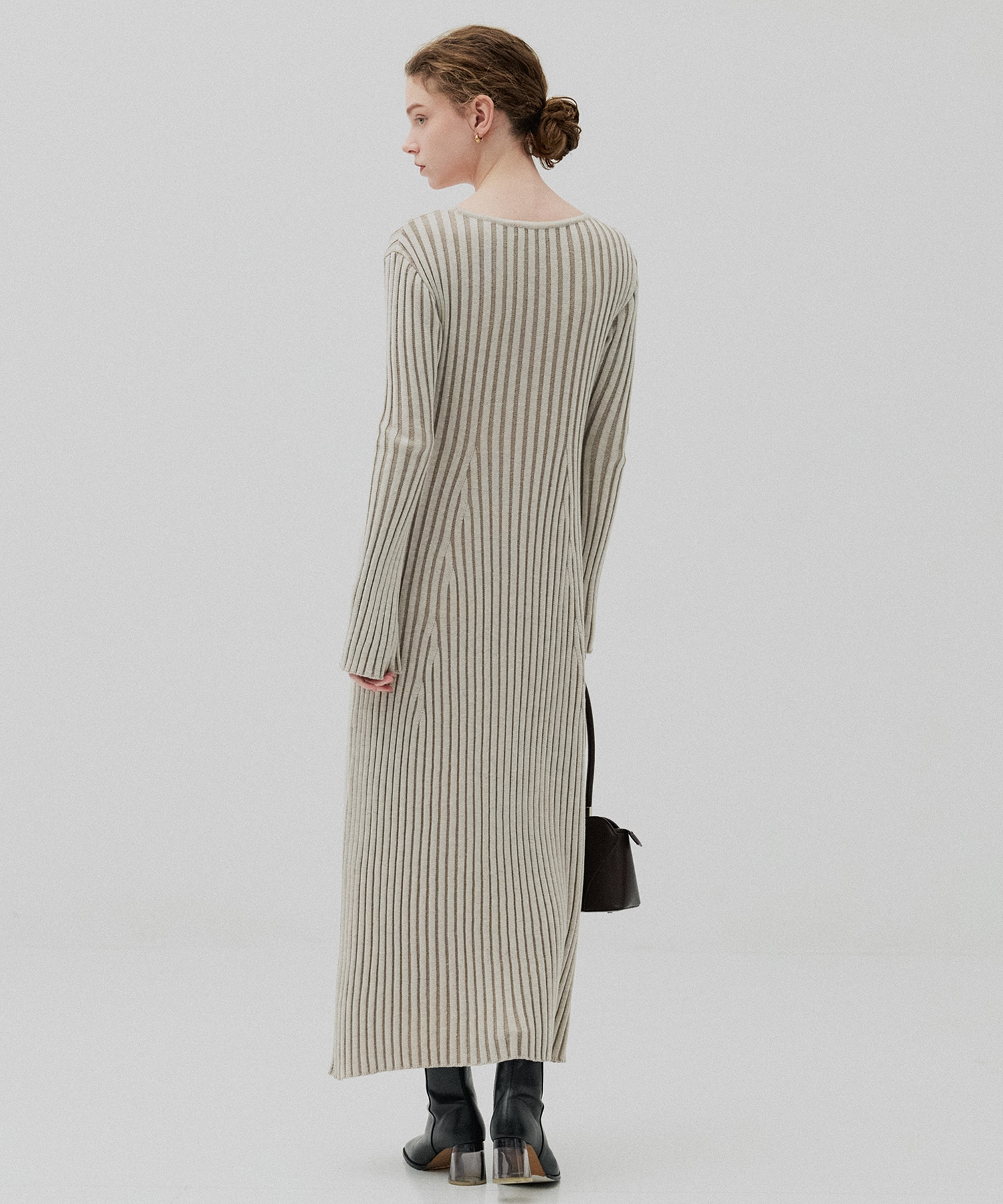 〈残りわずか〉フレアリブニットワンピース