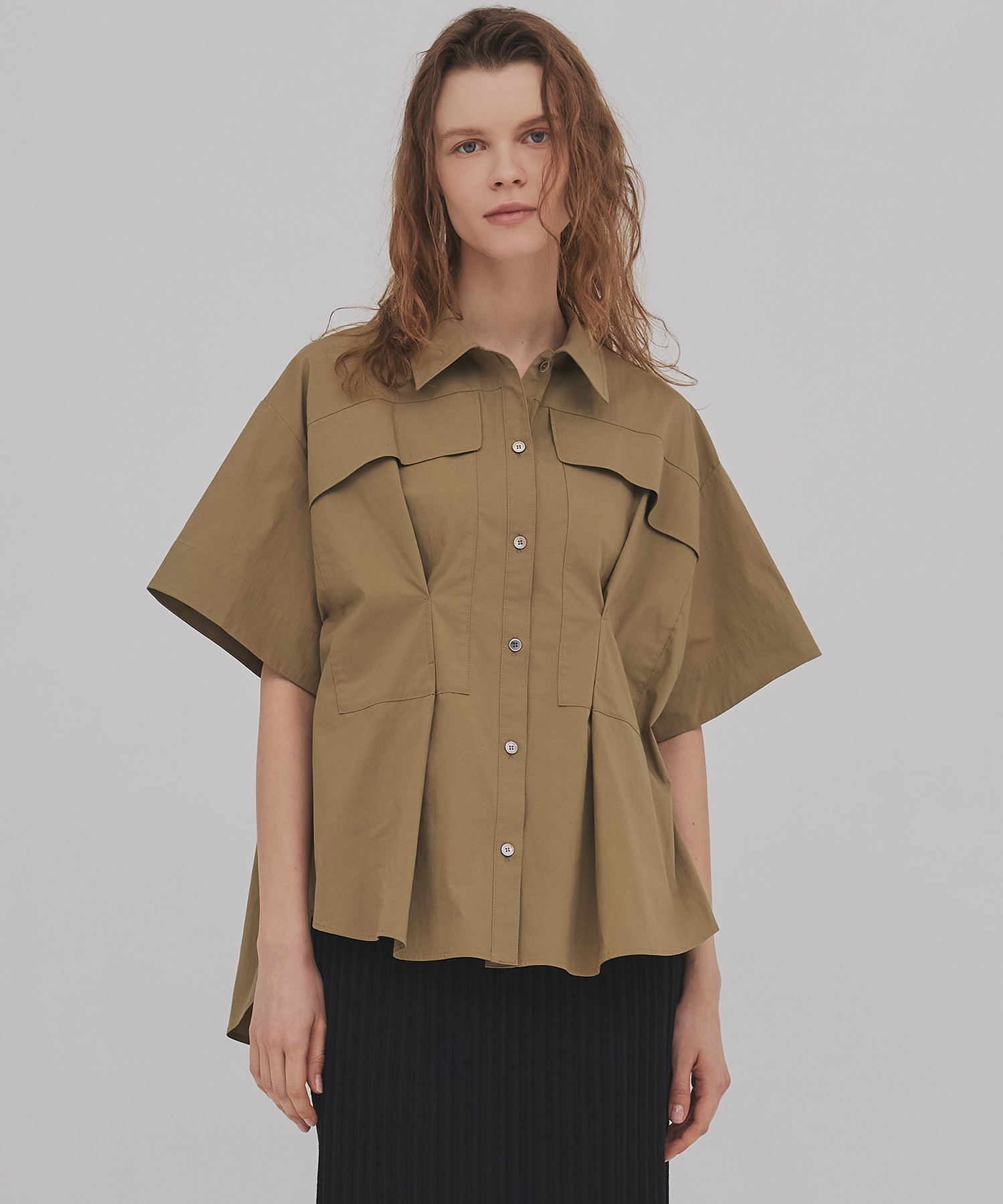 フラップタックハーフスリーブシャツ
