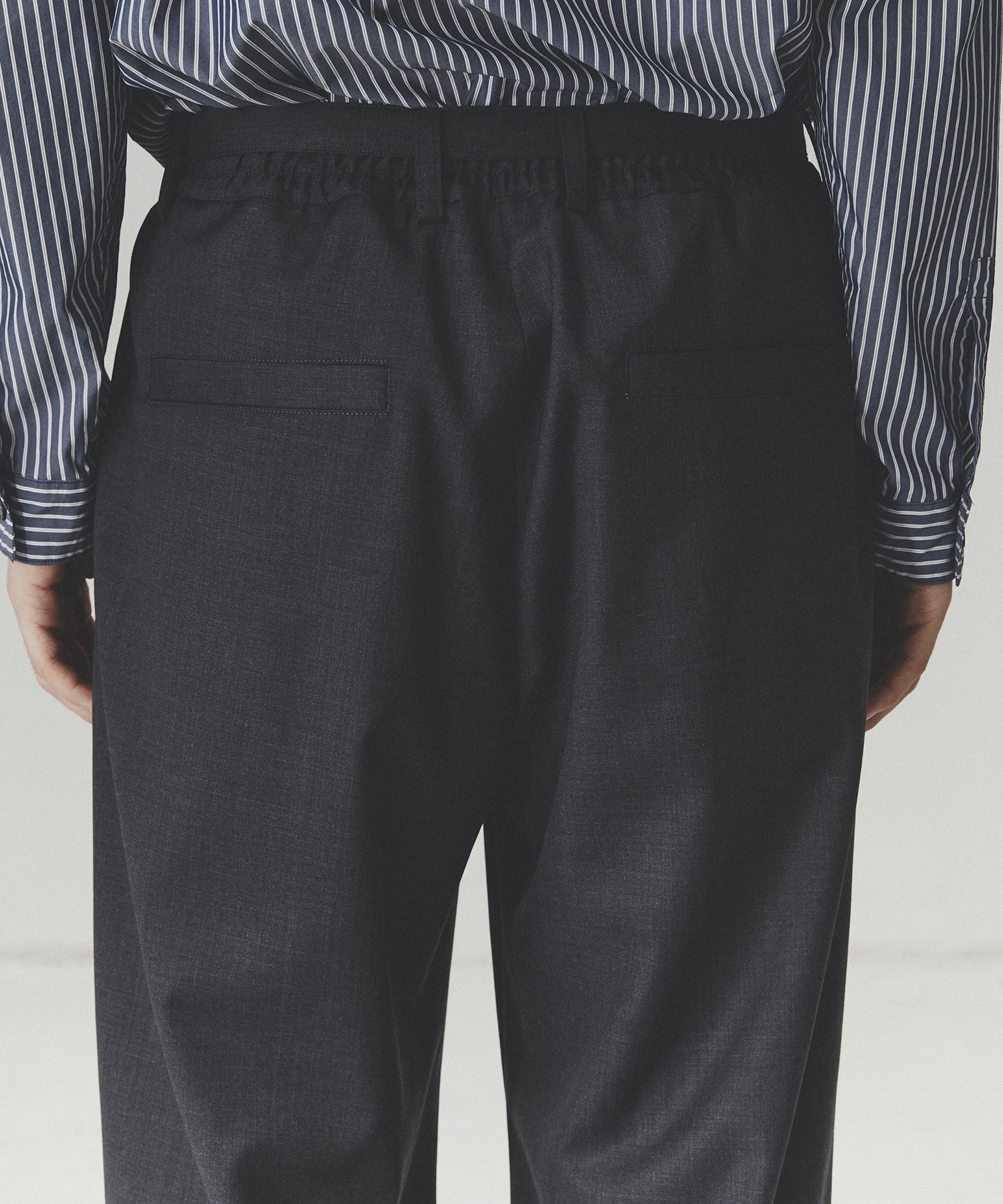 ナローベルテッドスラックス